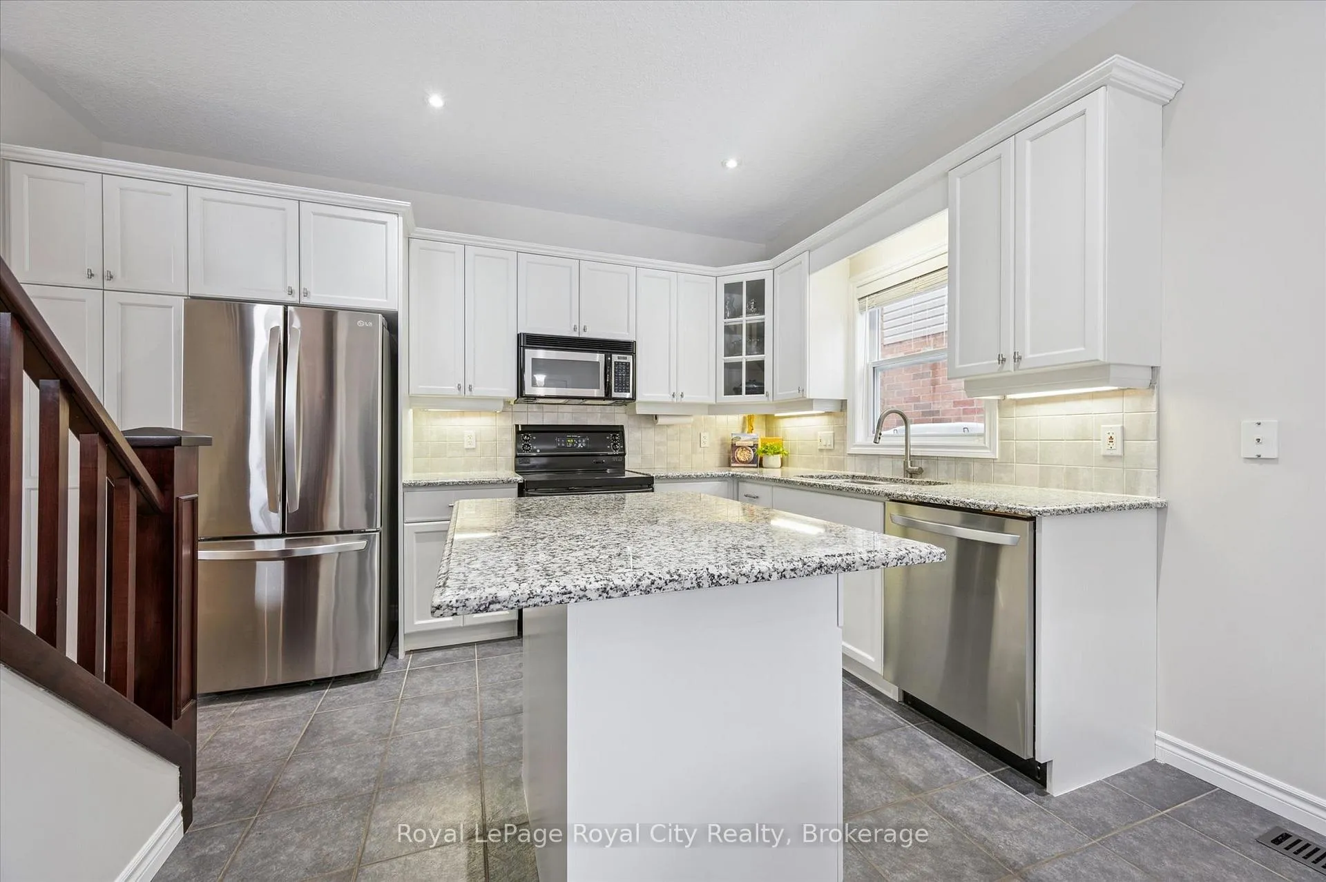 Photo 15 of 273 Carrington Drive, Guelph, Kortright West — HOMEH
