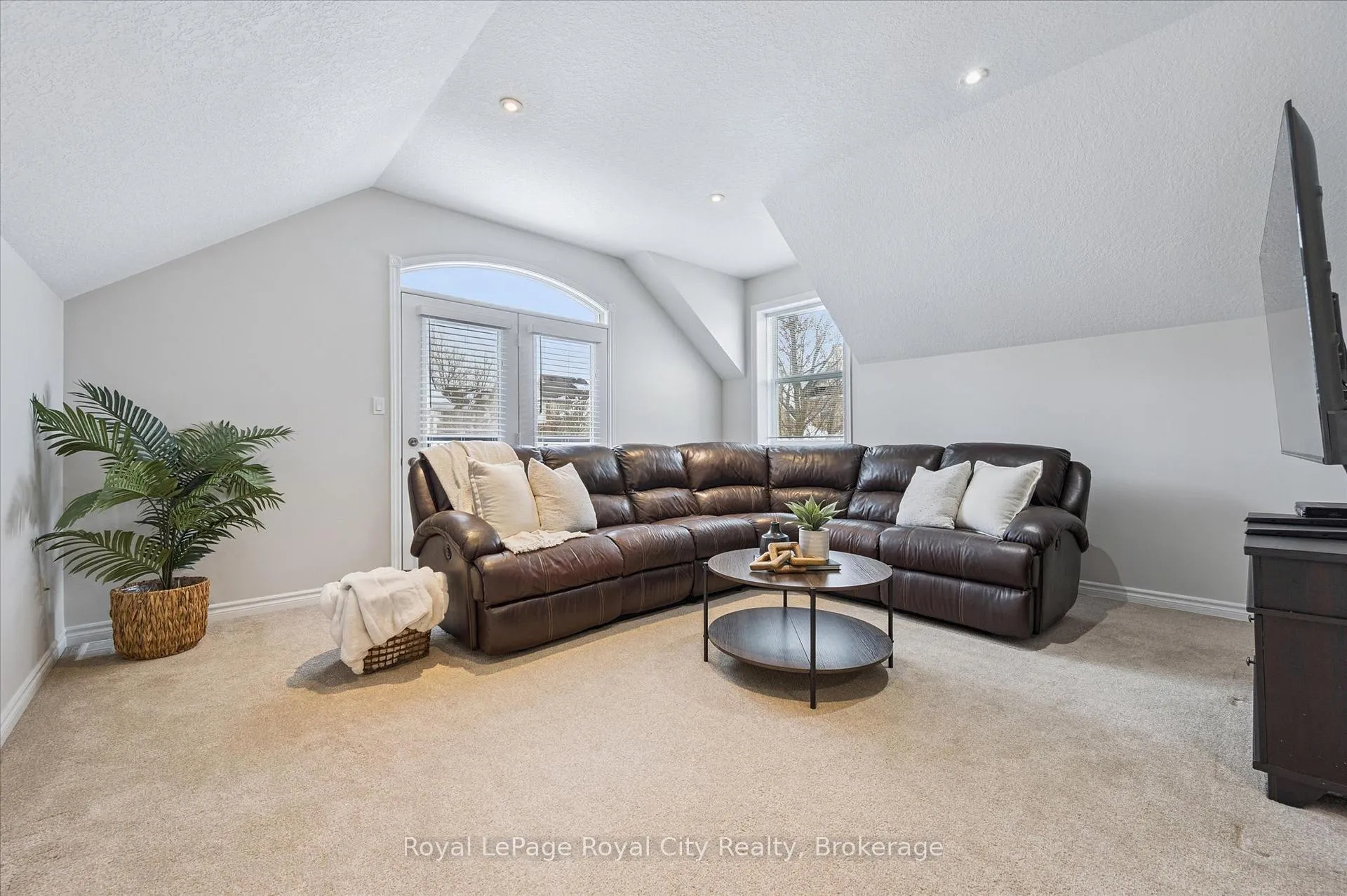 Photo 21 of 273 Carrington Drive, Guelph, Kortright West — HOMEH