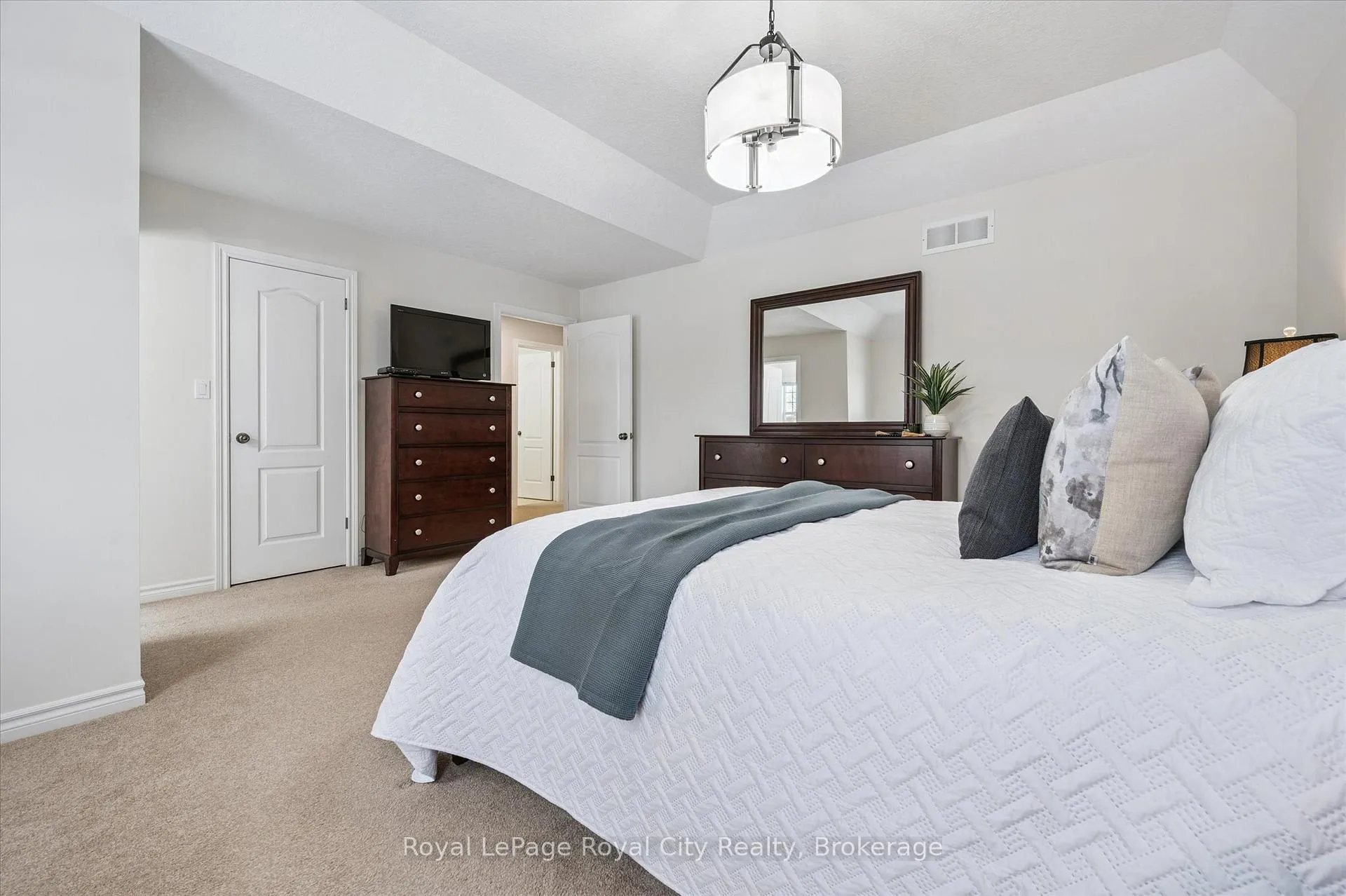Photo 30 of 273 Carrington Drive, Guelph, Kortright West — HOMEH