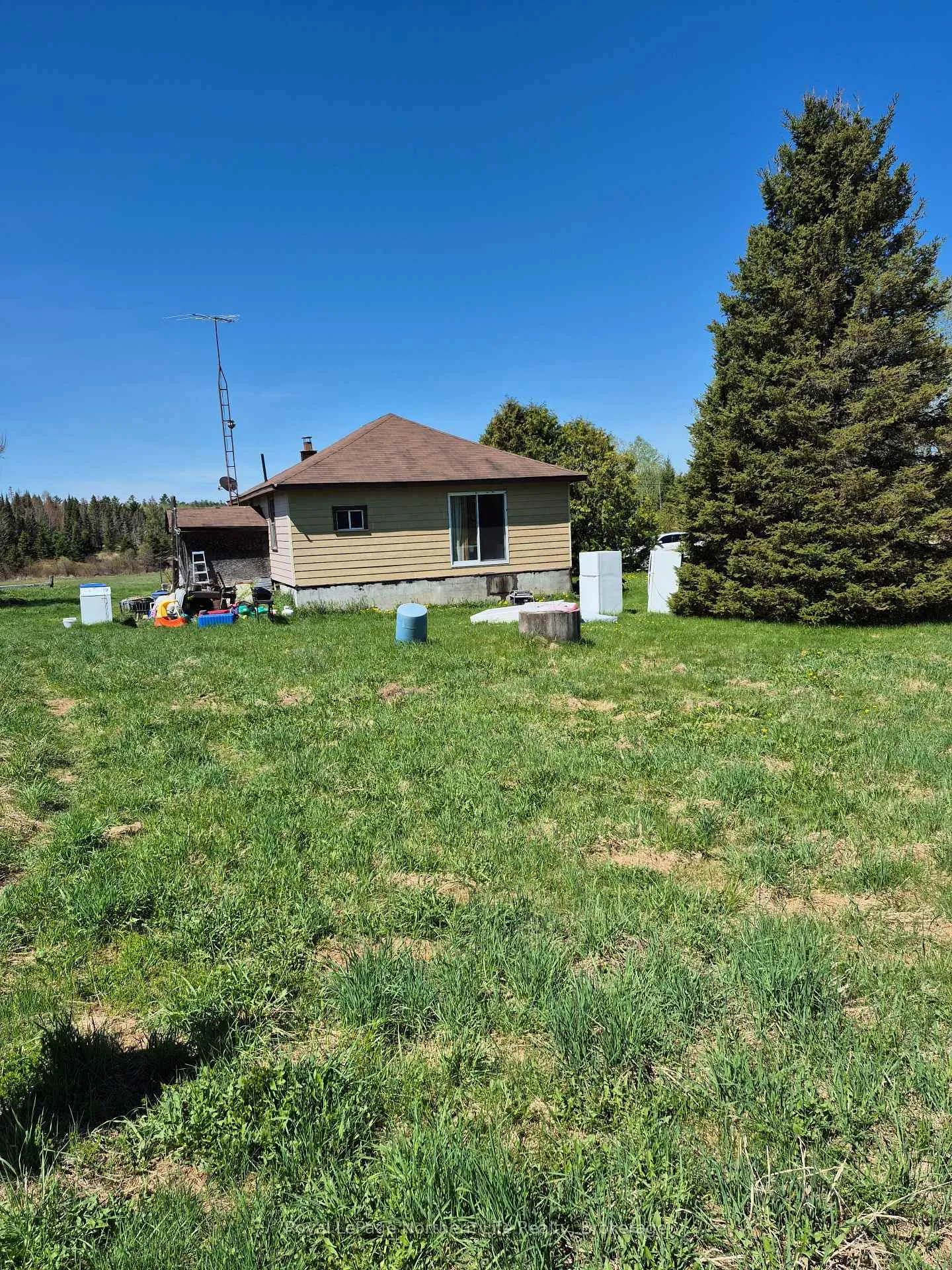 Front of 1048 Papineau Road