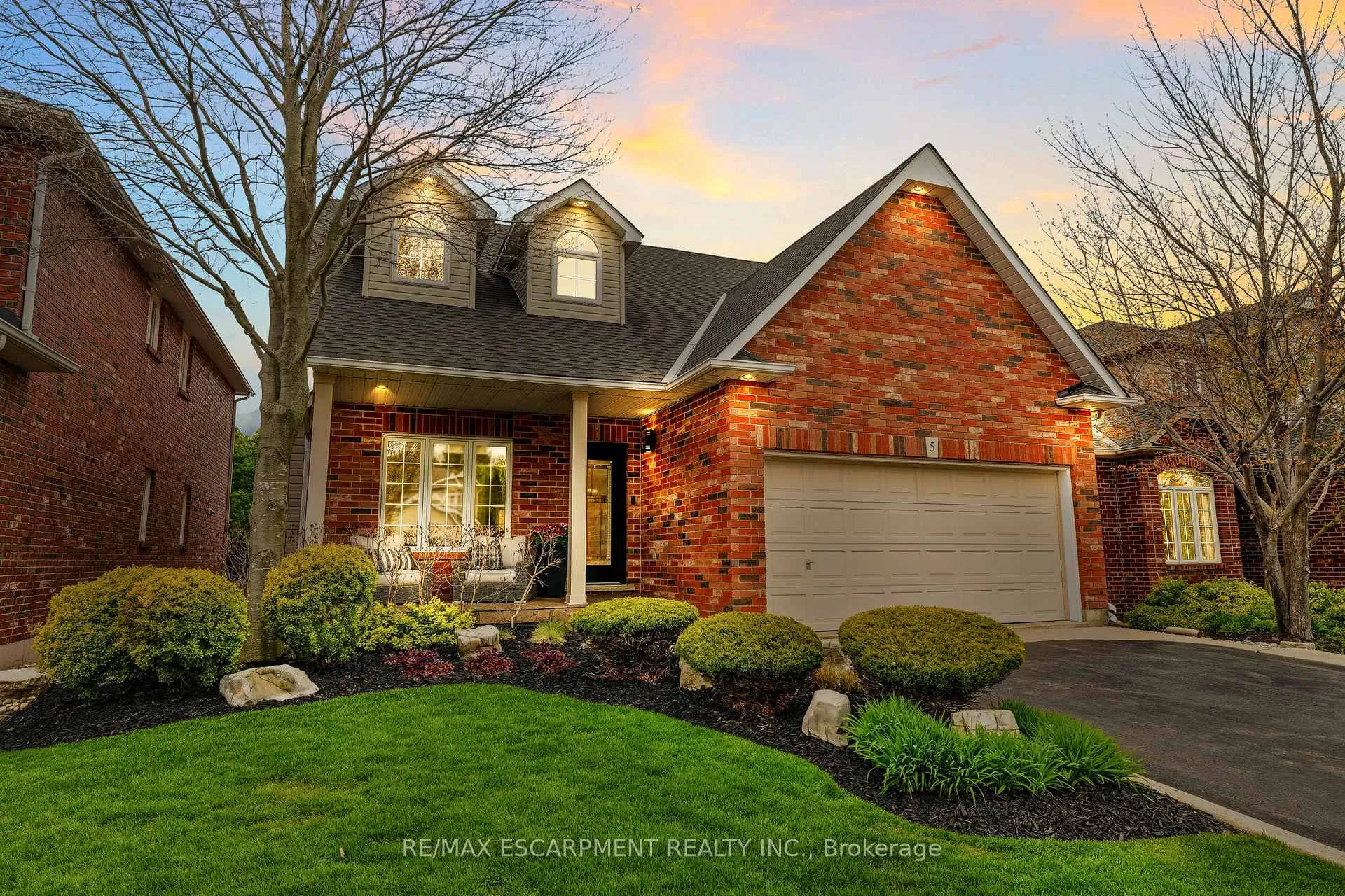 Front of 5 Volterra Court
