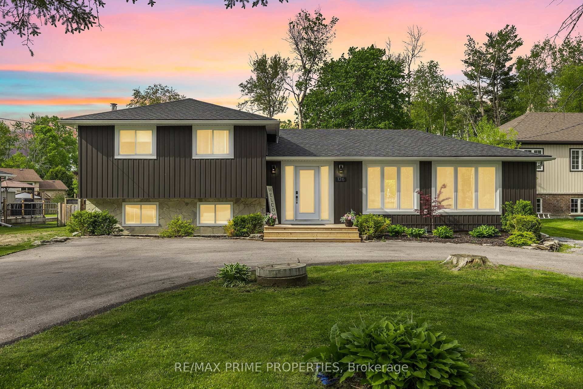 Photo 1 of 126 Pinecrest Road, Georgina, Pefferlaw — HOMEH