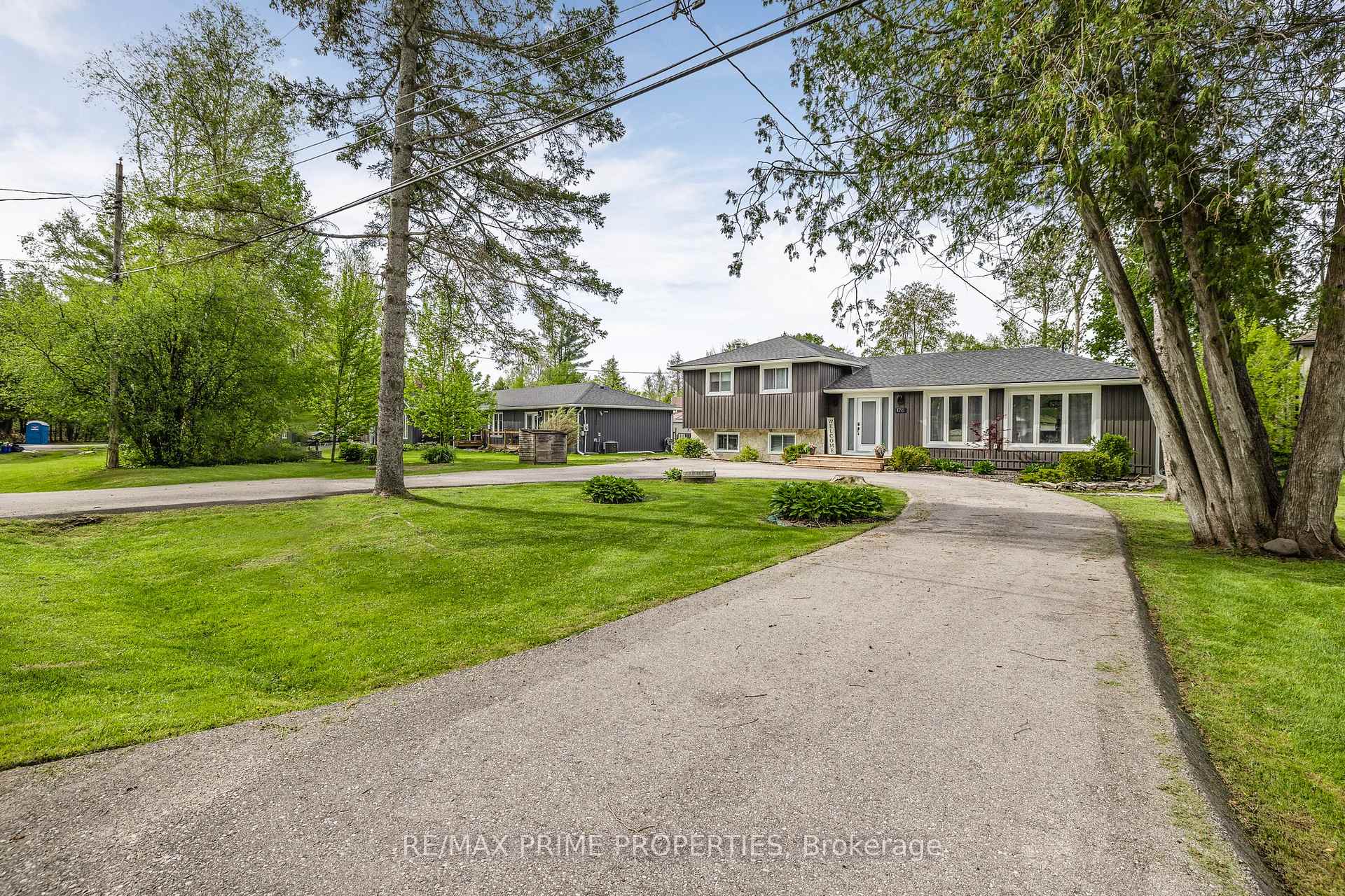 Photo 3 of 126 Pinecrest Road, Georgina, Pefferlaw — HOMEH