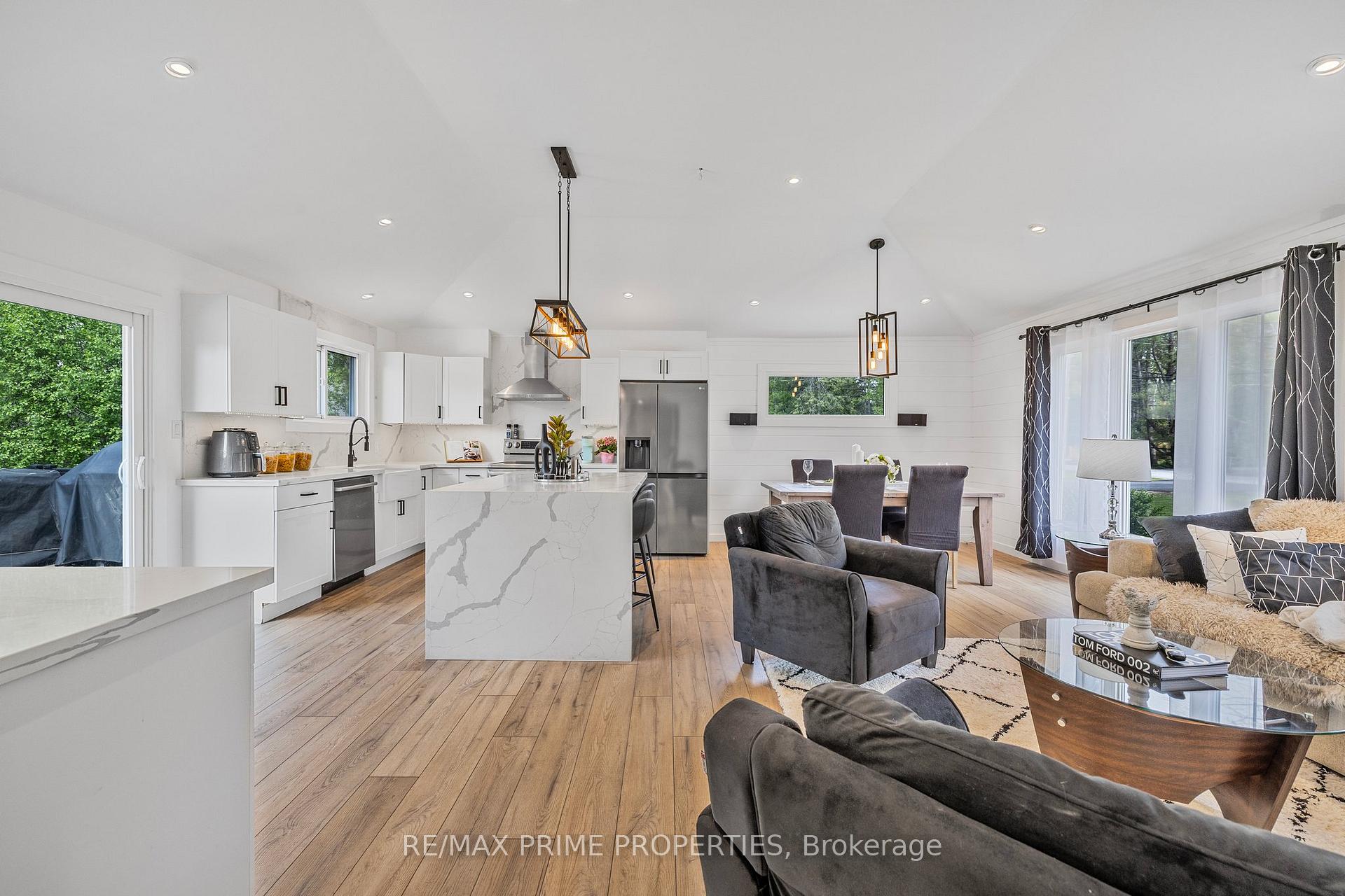 Photo 6 of 126 Pinecrest Road, Georgina, Pefferlaw — HOMEH