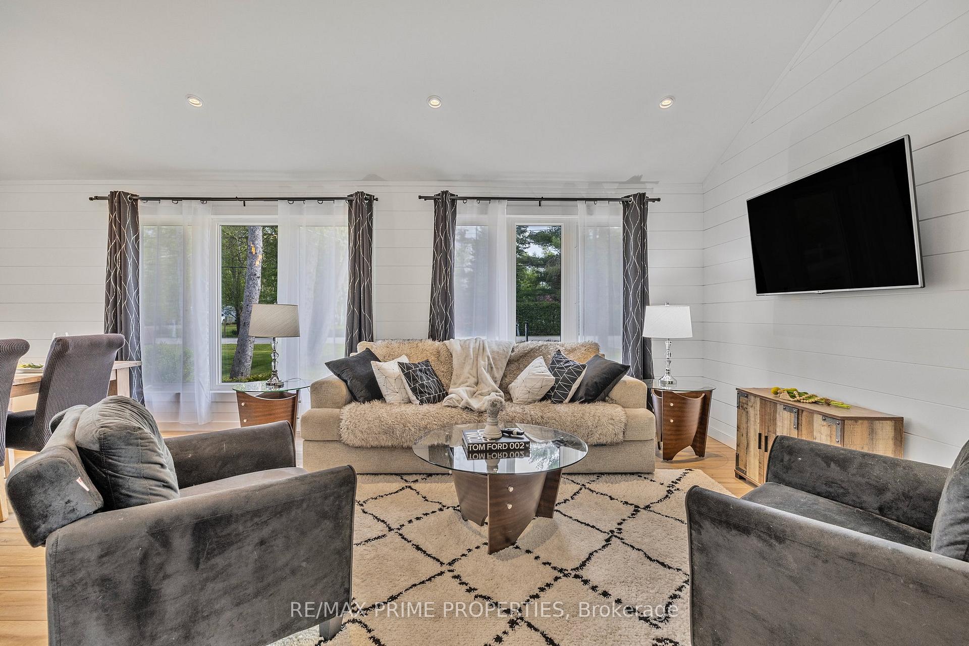 Photo 7 of 126 Pinecrest Road, Georgina, Pefferlaw — HOMEH