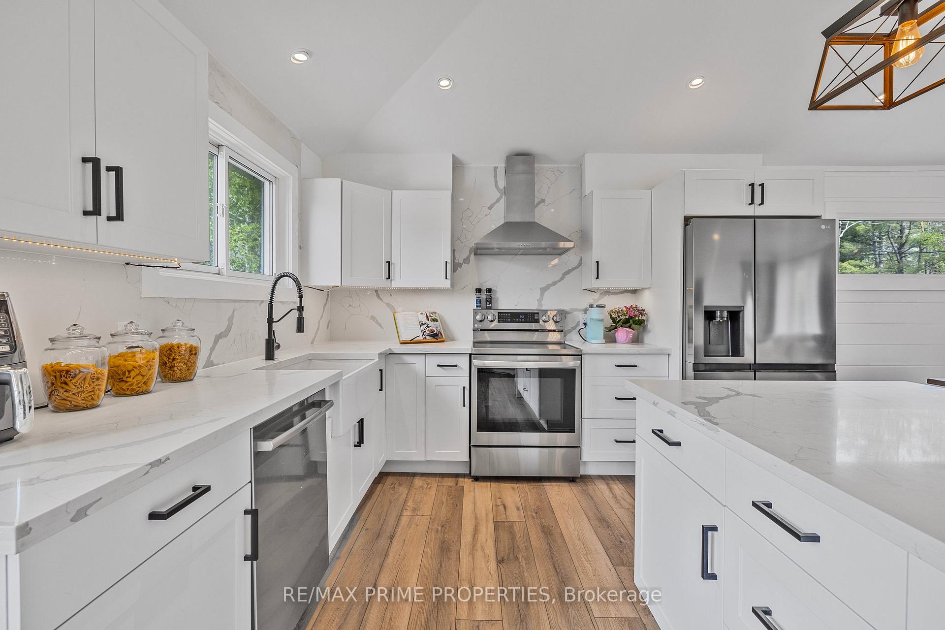 Photo 13 of 126 Pinecrest Road, Georgina, Pefferlaw — HOMEH