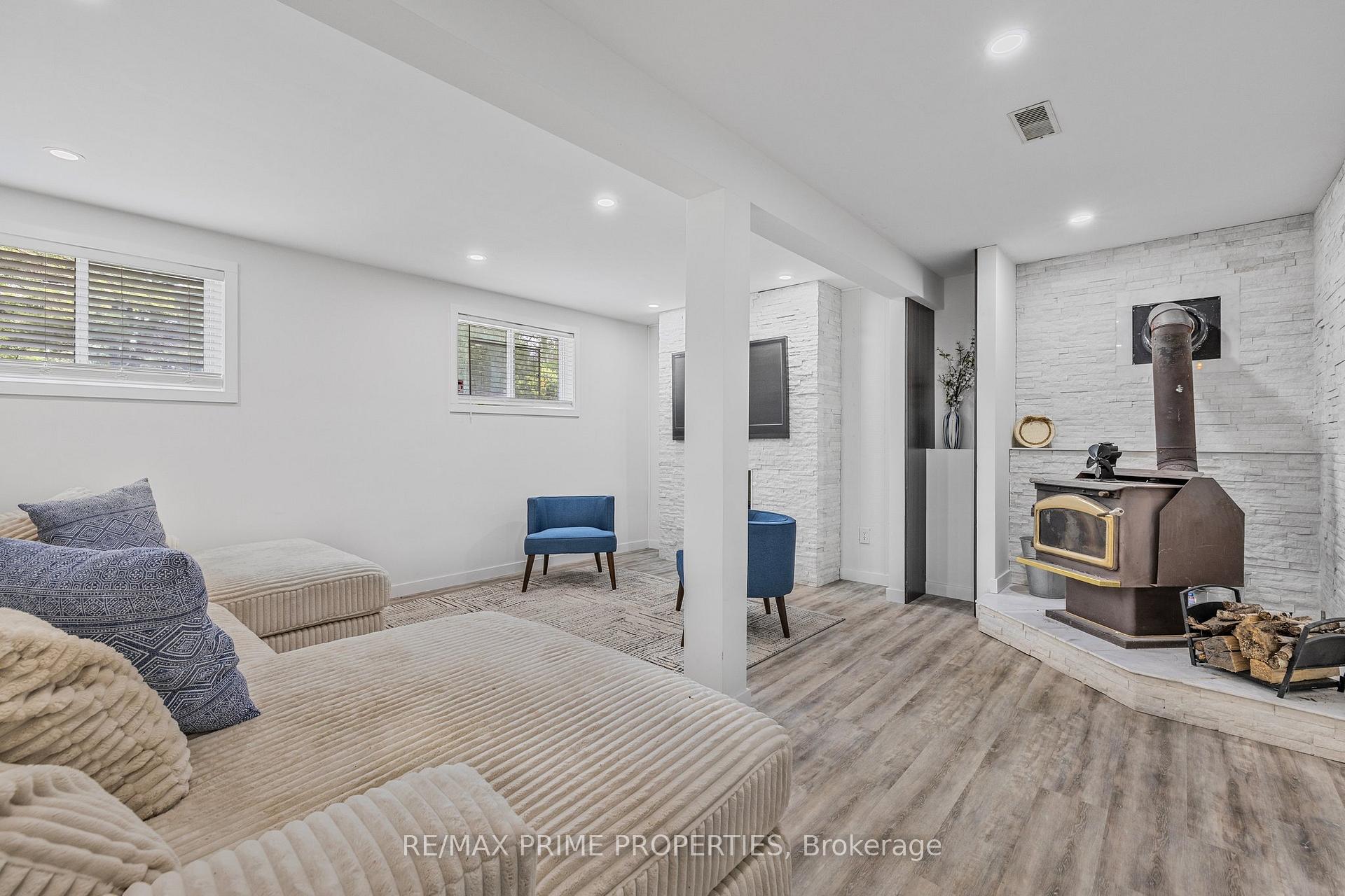 Photo 23 of 126 Pinecrest Road, Georgina, Pefferlaw — HOMEH