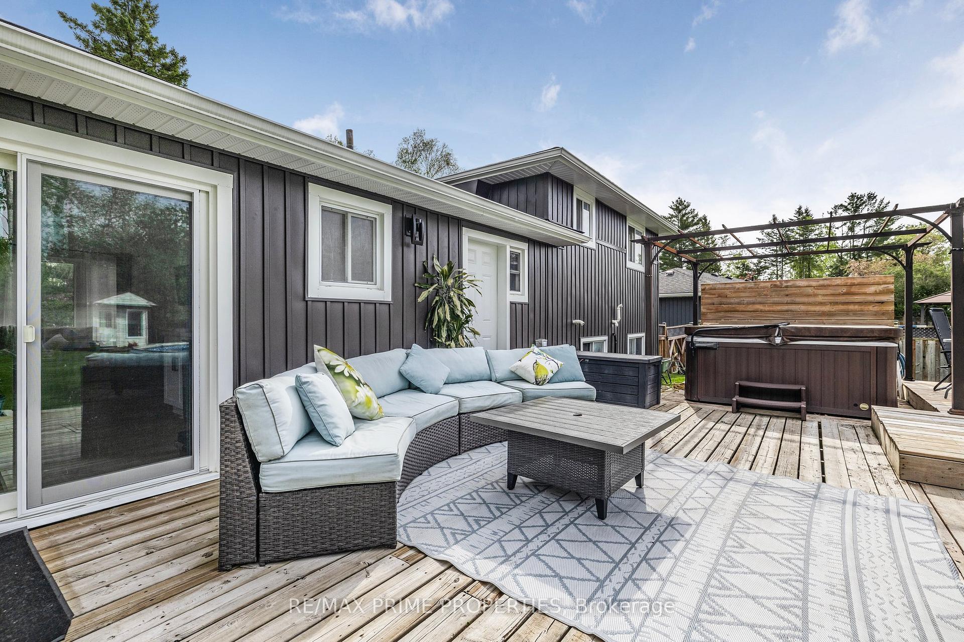 Photo 26 of 126 Pinecrest Road, Georgina, Pefferlaw — HOMEH