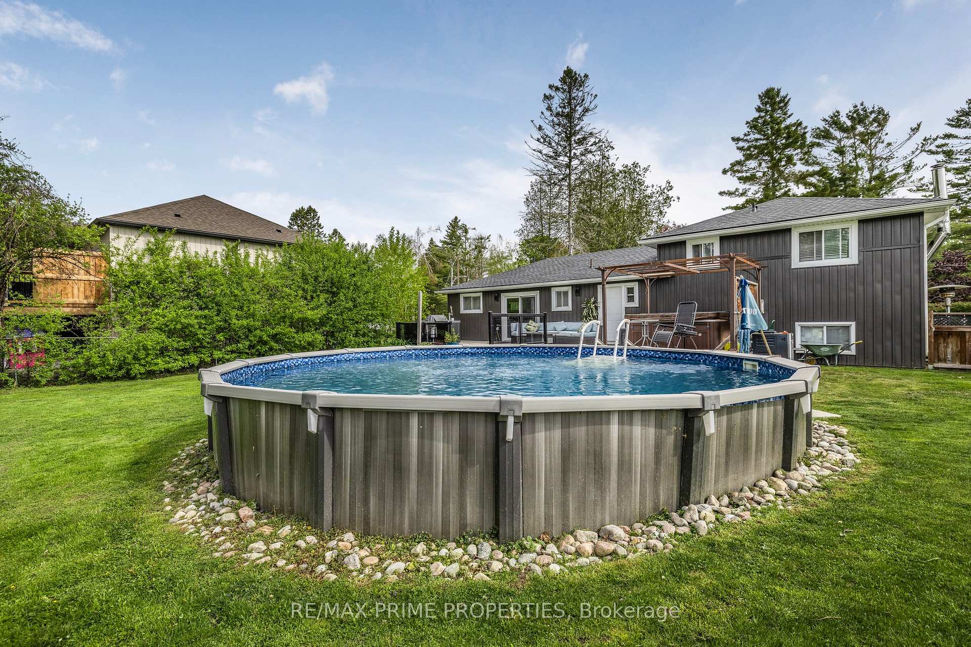 Photo 31 of 126 Pinecrest Road, Georgina, Pefferlaw — HOMEH