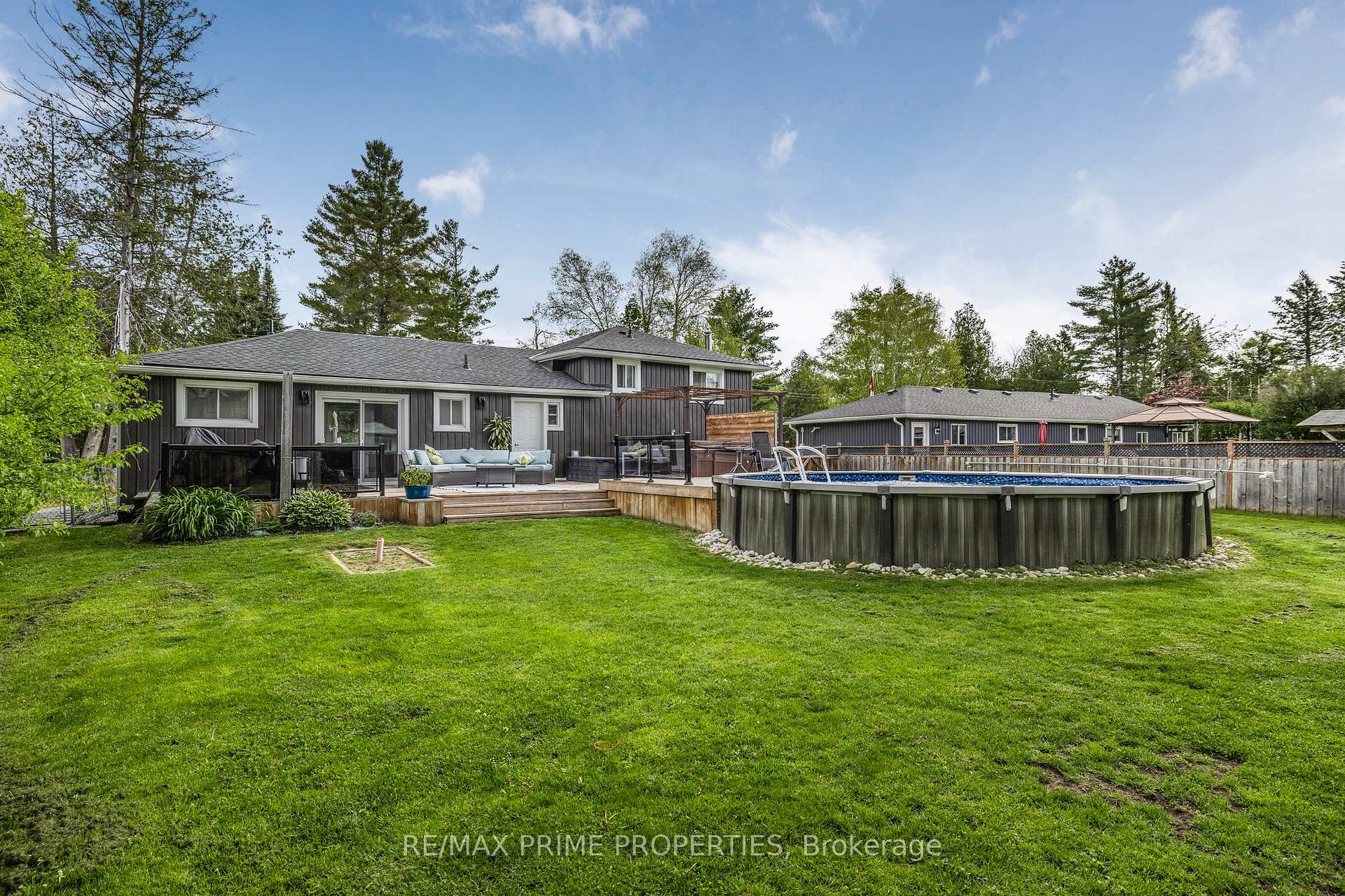 Photo 35 of 126 Pinecrest Road, Georgina, Pefferlaw — HOMEH