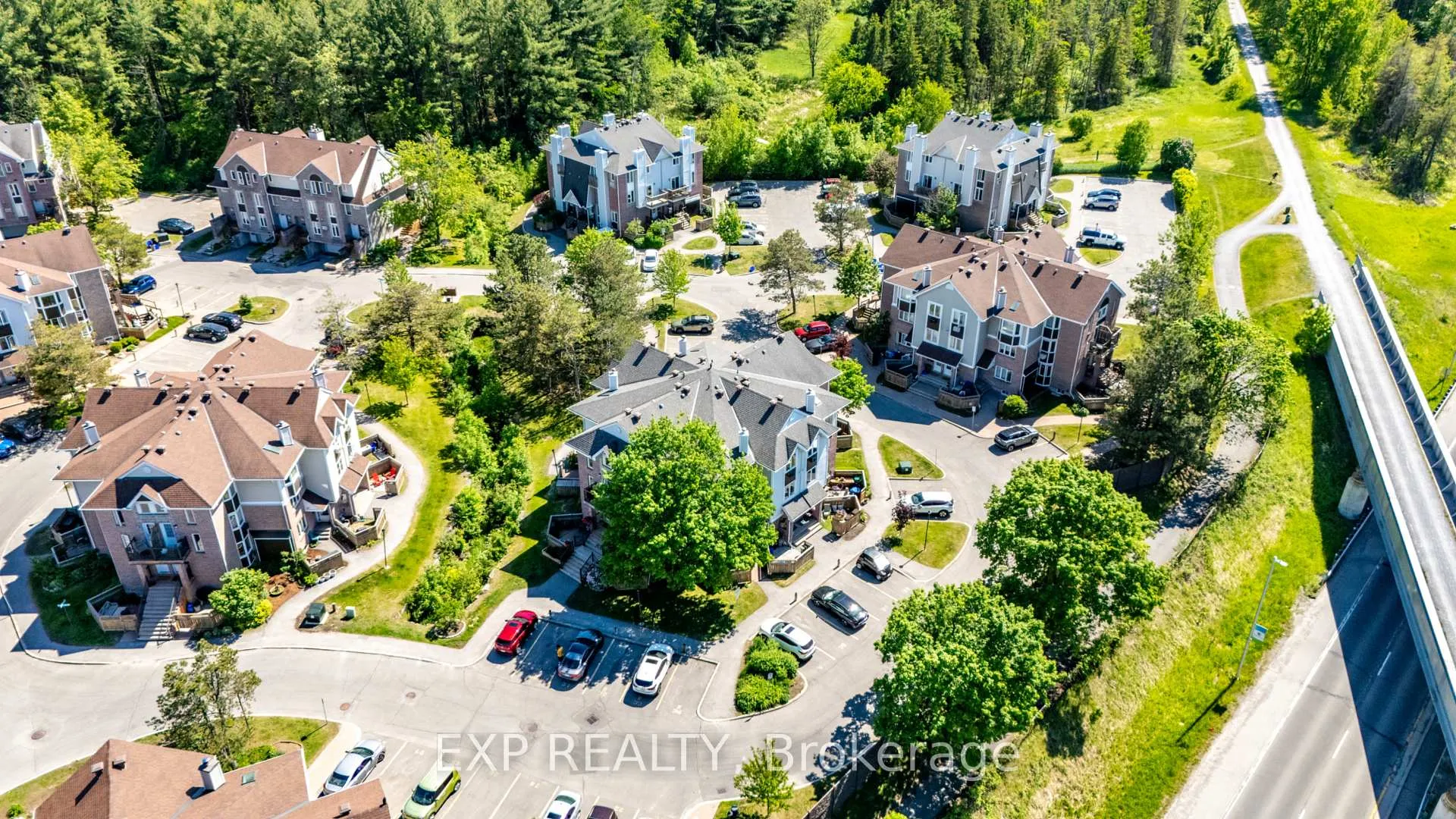 Photo 5 of Unit 7, 2 Stonebank Crescent, Ottawa, Westcliffe Estates — HOMEH