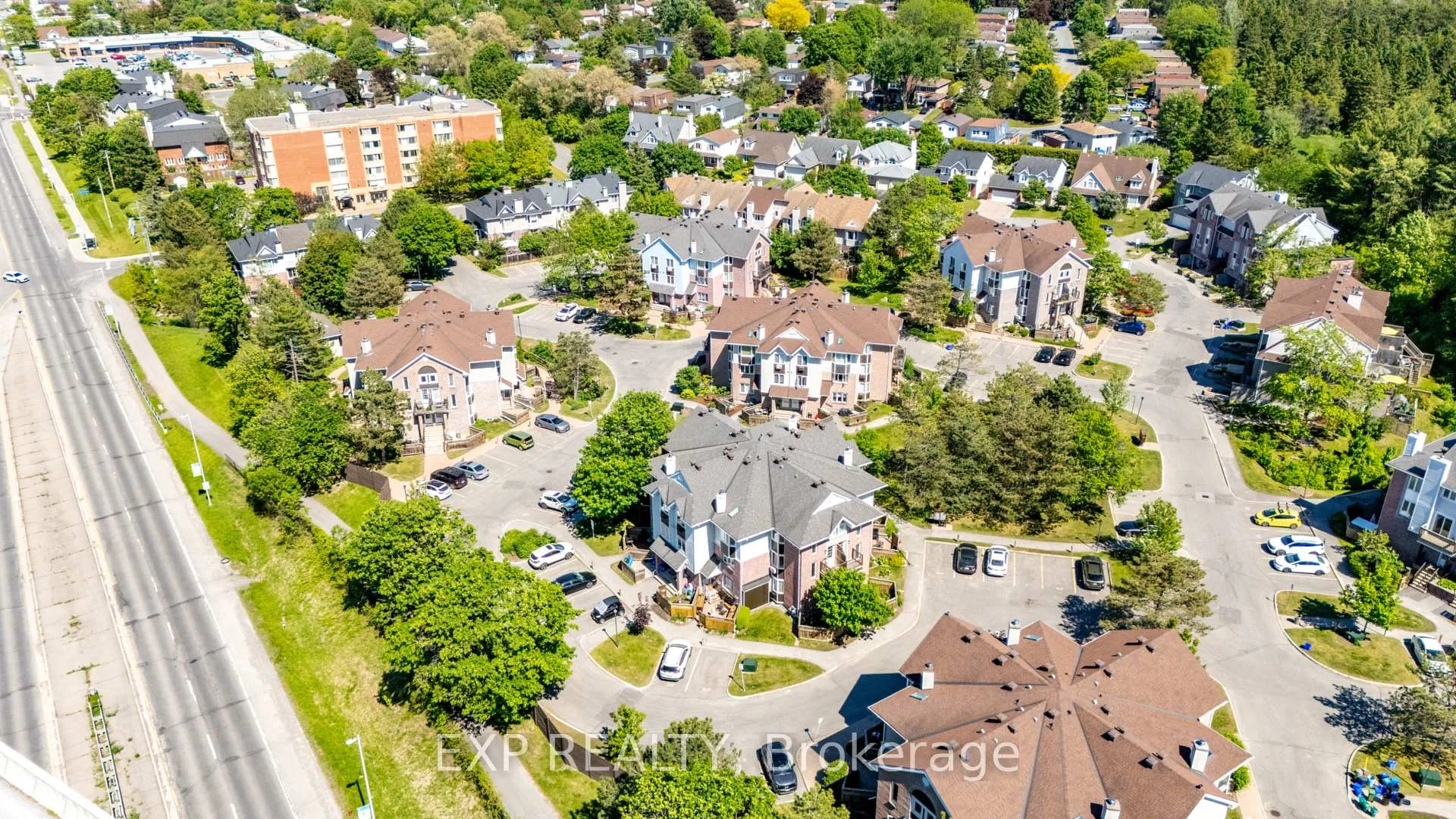 Photo 6 of Unit 7, 2 Stonebank Crescent, Ottawa, Westcliffe Estates — HOMEH