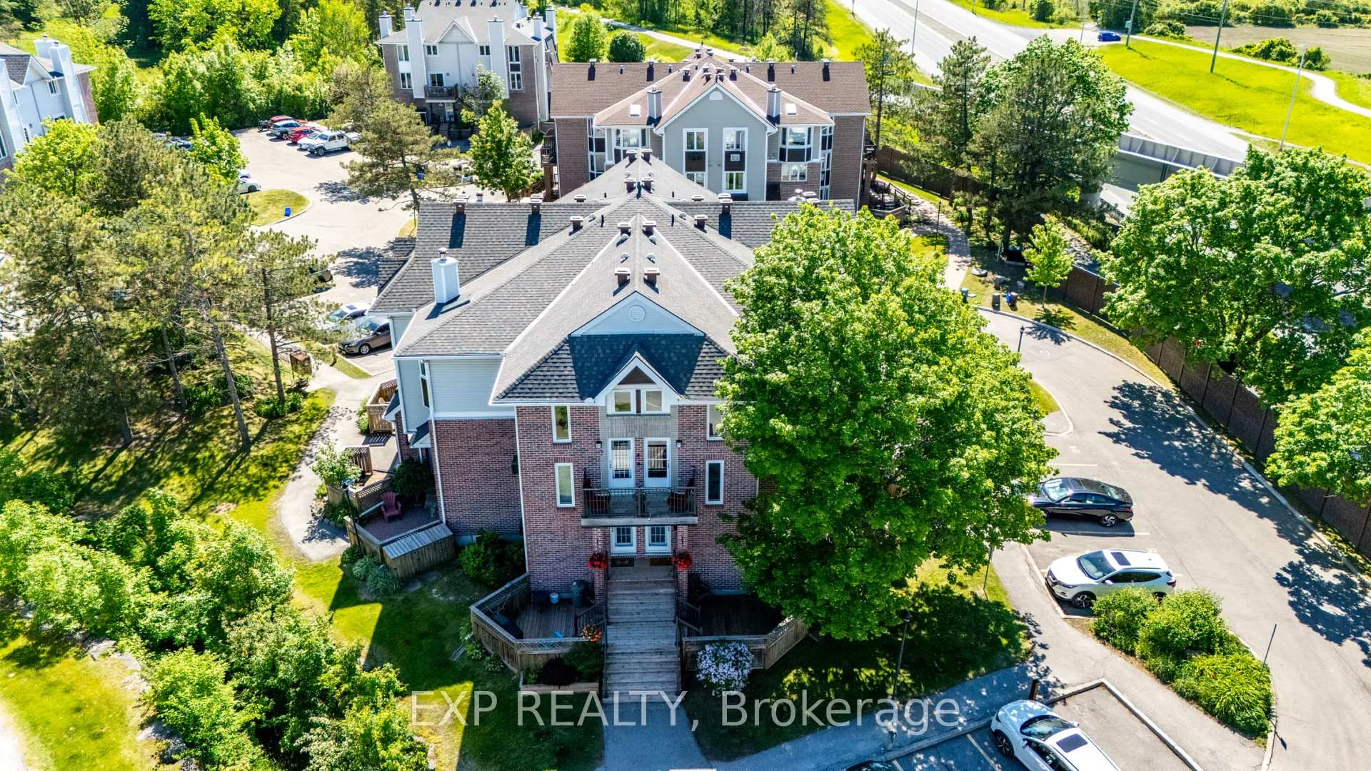 Photo 7 of Unit 7, 2 Stonebank Crescent, Ottawa, Westcliffe Estates — HOMEH