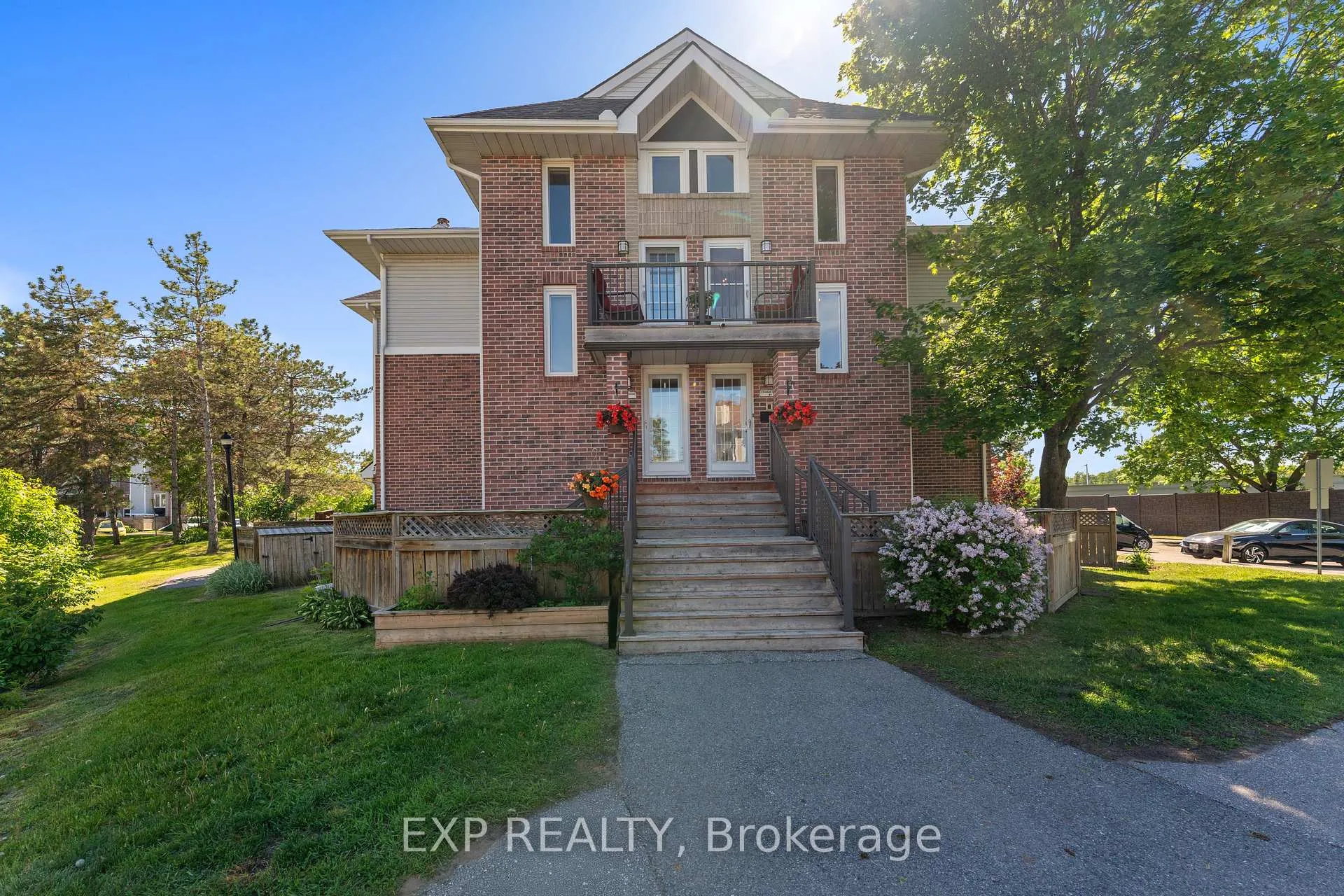Photo 35 of Unit 7, 2 Stonebank Crescent, Ottawa, Westcliffe Estates — HOMEH