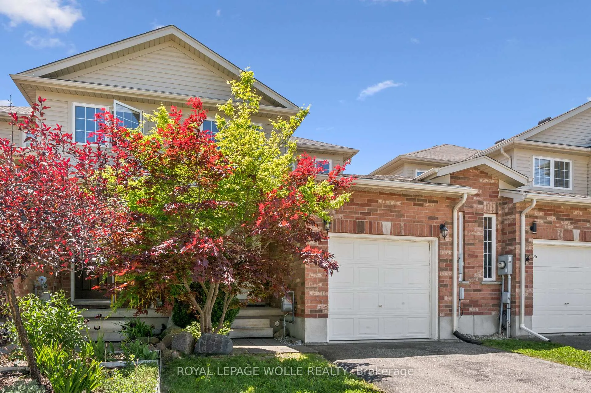 Photo 2 of 86 Upper Mercer Street, Kitchener — HOMEH