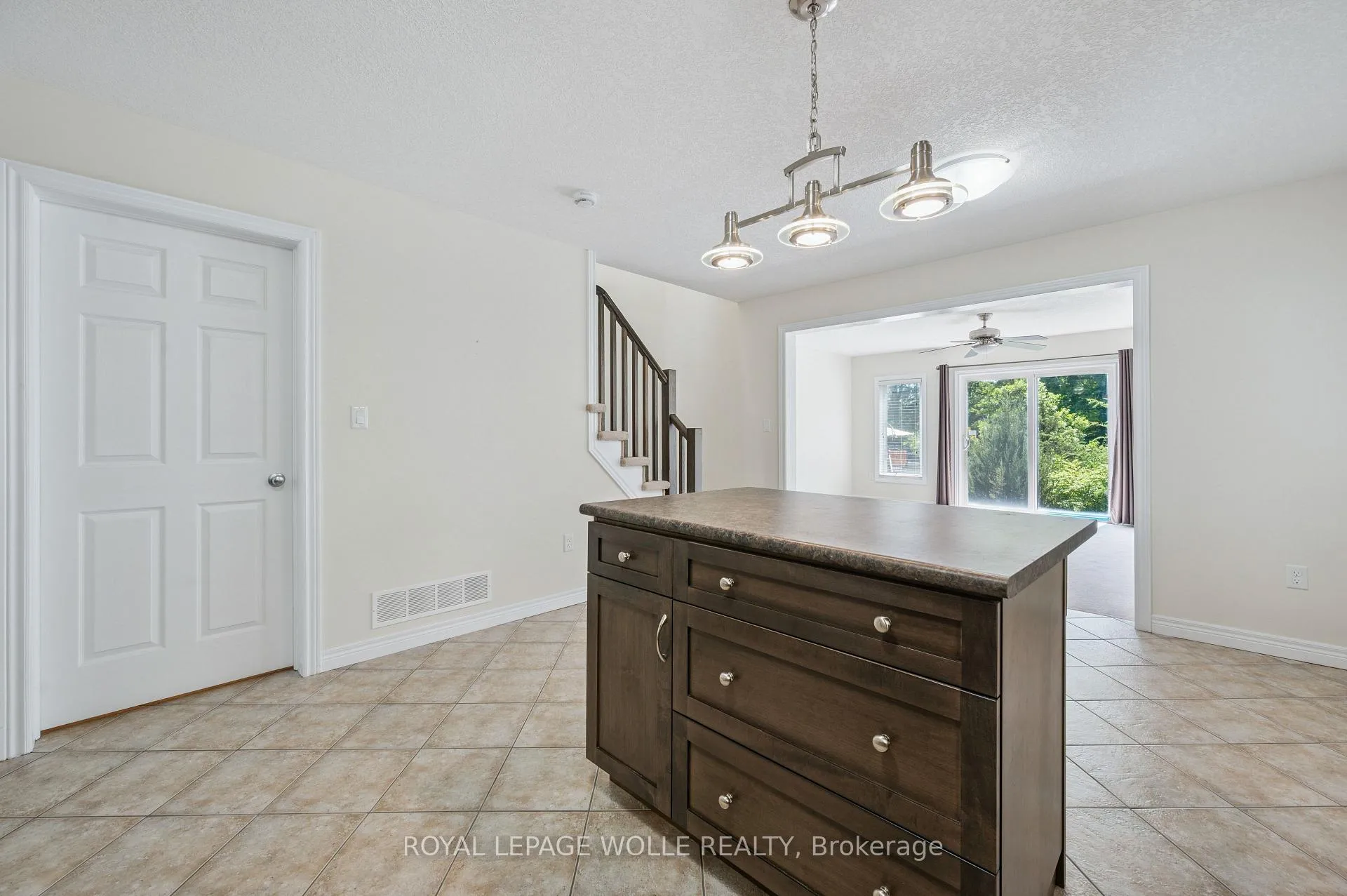 Photo 15 of 86 Upper Mercer Street, Kitchener — HOMEH