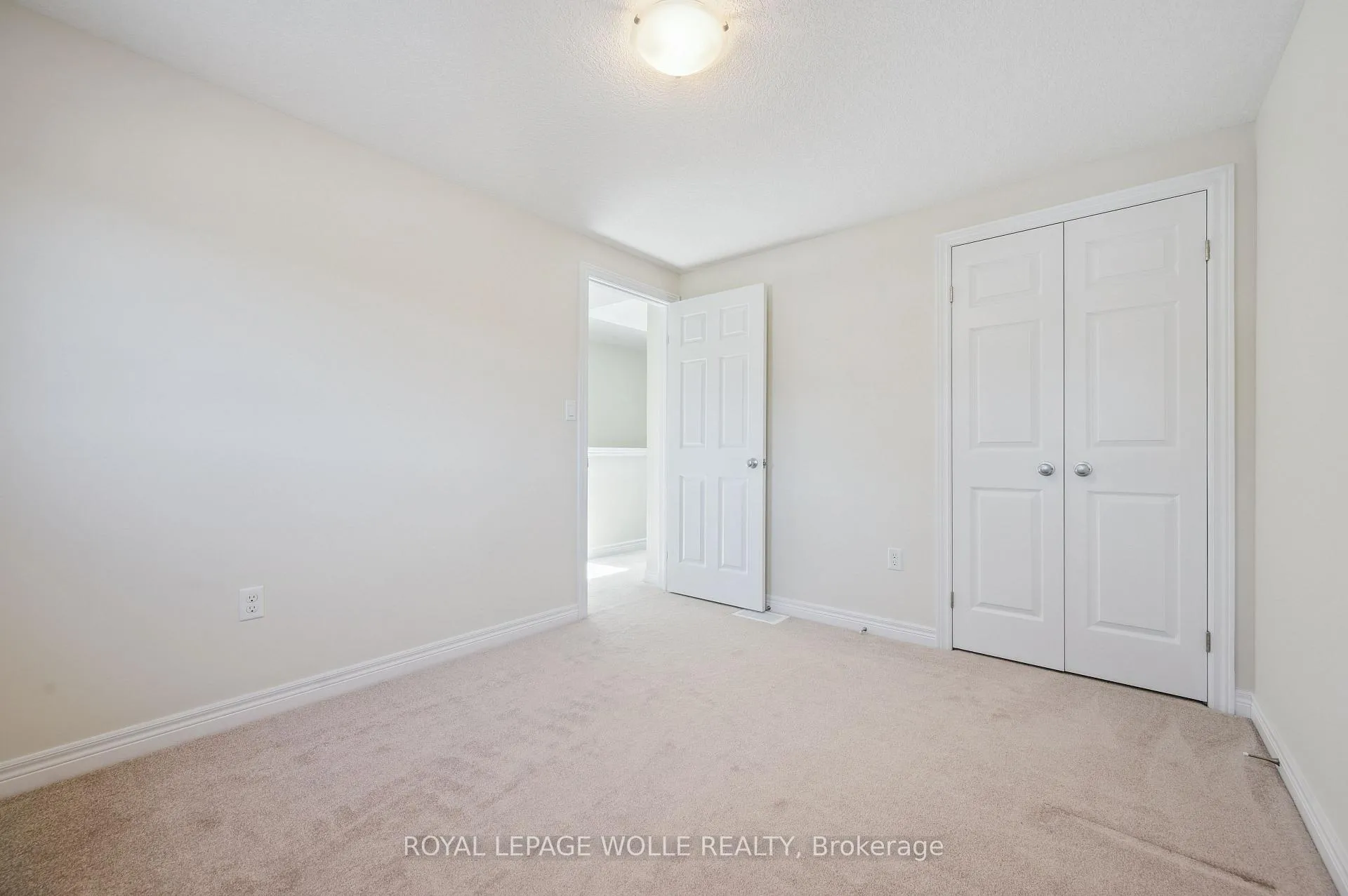 Photo 23 of 86 Upper Mercer Street, Kitchener — HOMEH