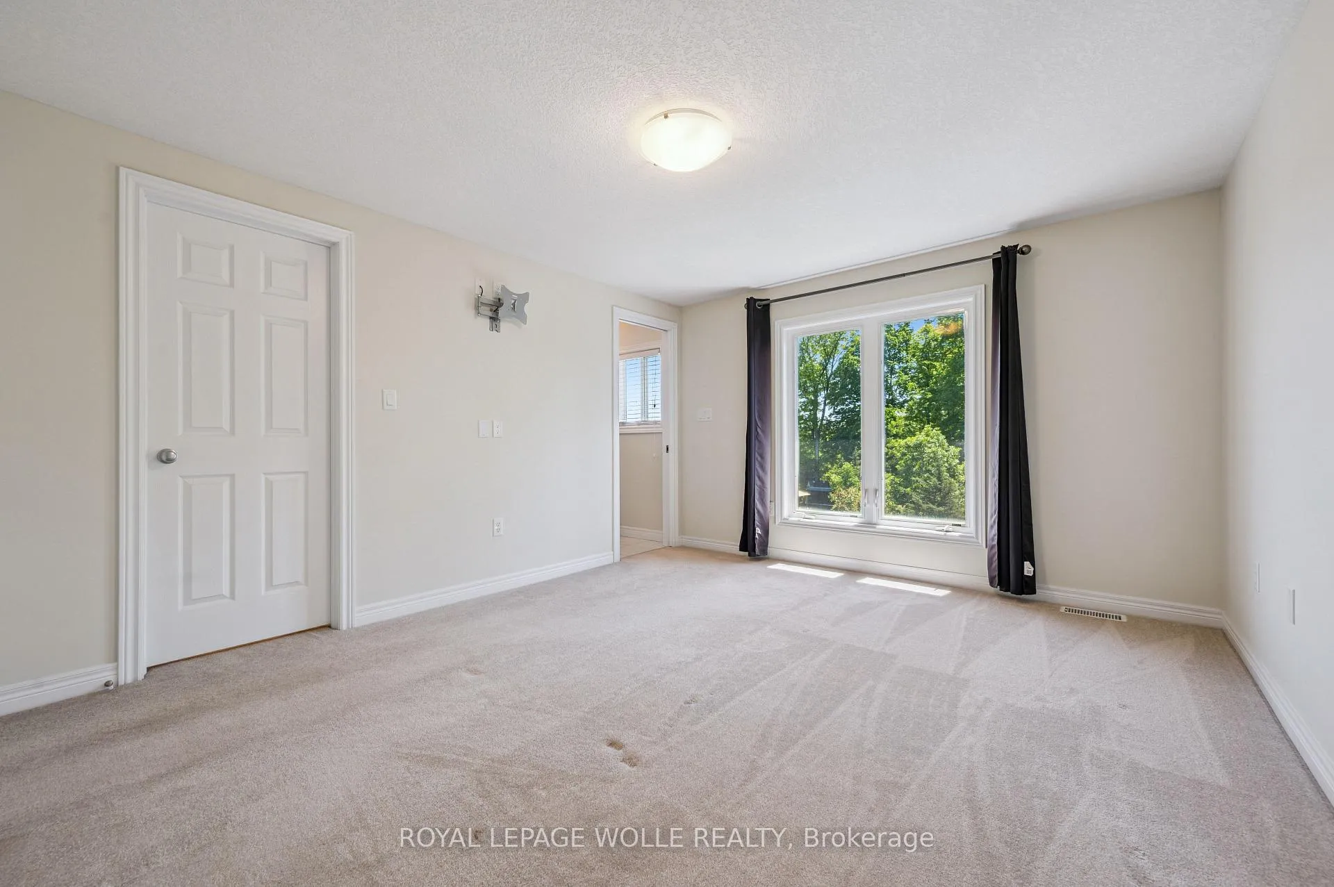 Photo 28 of 86 Upper Mercer Street, Kitchener — HOMEH