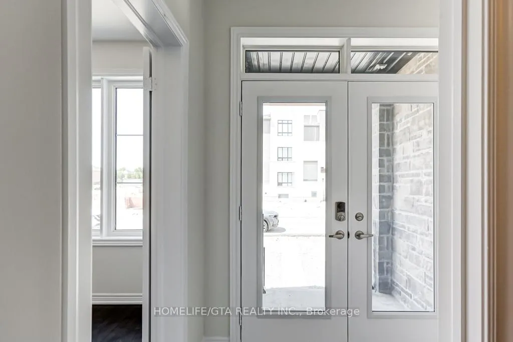 Photo 2 of 135 Vine Cliff Boulevard, Markham, Victoria Manor-Jennings Gate — HOMEH