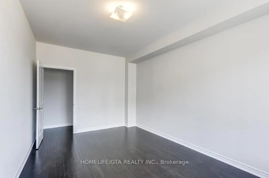 Photo 3 of 135 Vine Cliff Boulevard, Markham, Victoria Manor-Jennings Gate — HOMEH