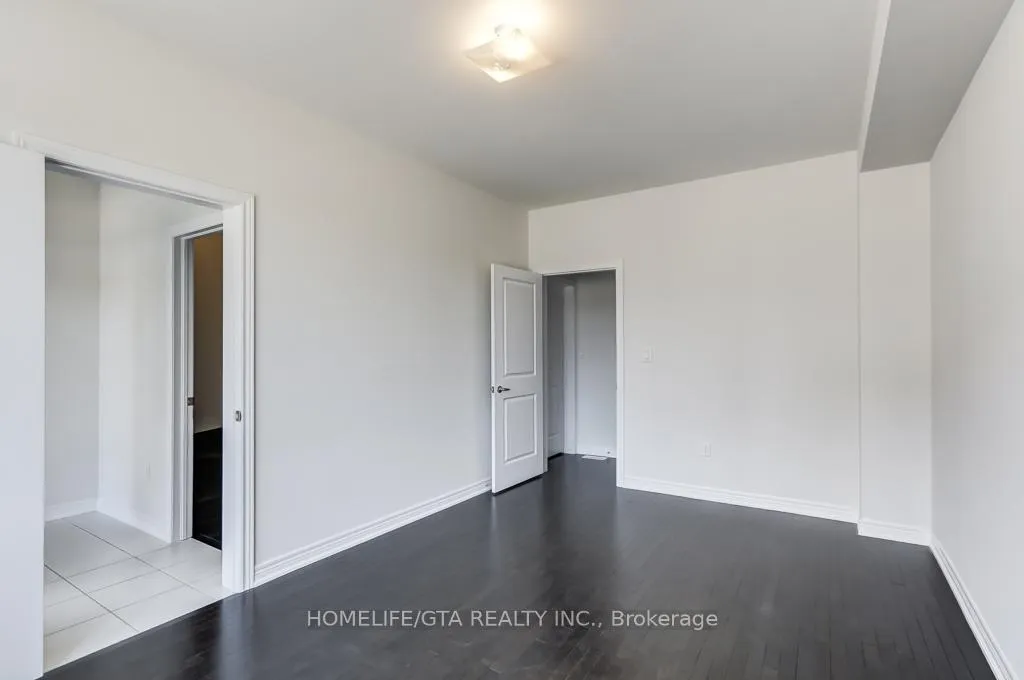 Photo 4 of 135 Vine Cliff Boulevard, Markham, Victoria Manor-Jennings Gate — HOMEH