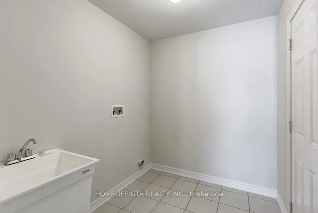 Photo 6 of 135 Vine Cliff Boulevard, Markham, Victoria Manor-Jennings Gate — HOMEH