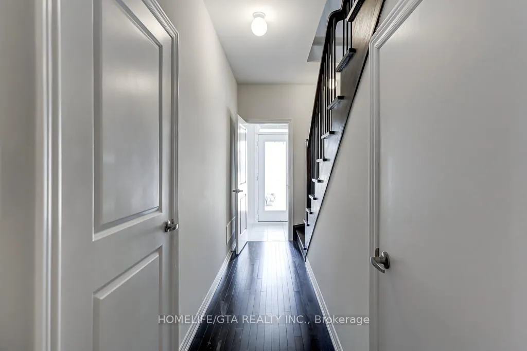 Photo 7 of 135 Vine Cliff Boulevard, Markham, Victoria Manor-Jennings Gate — HOMEH