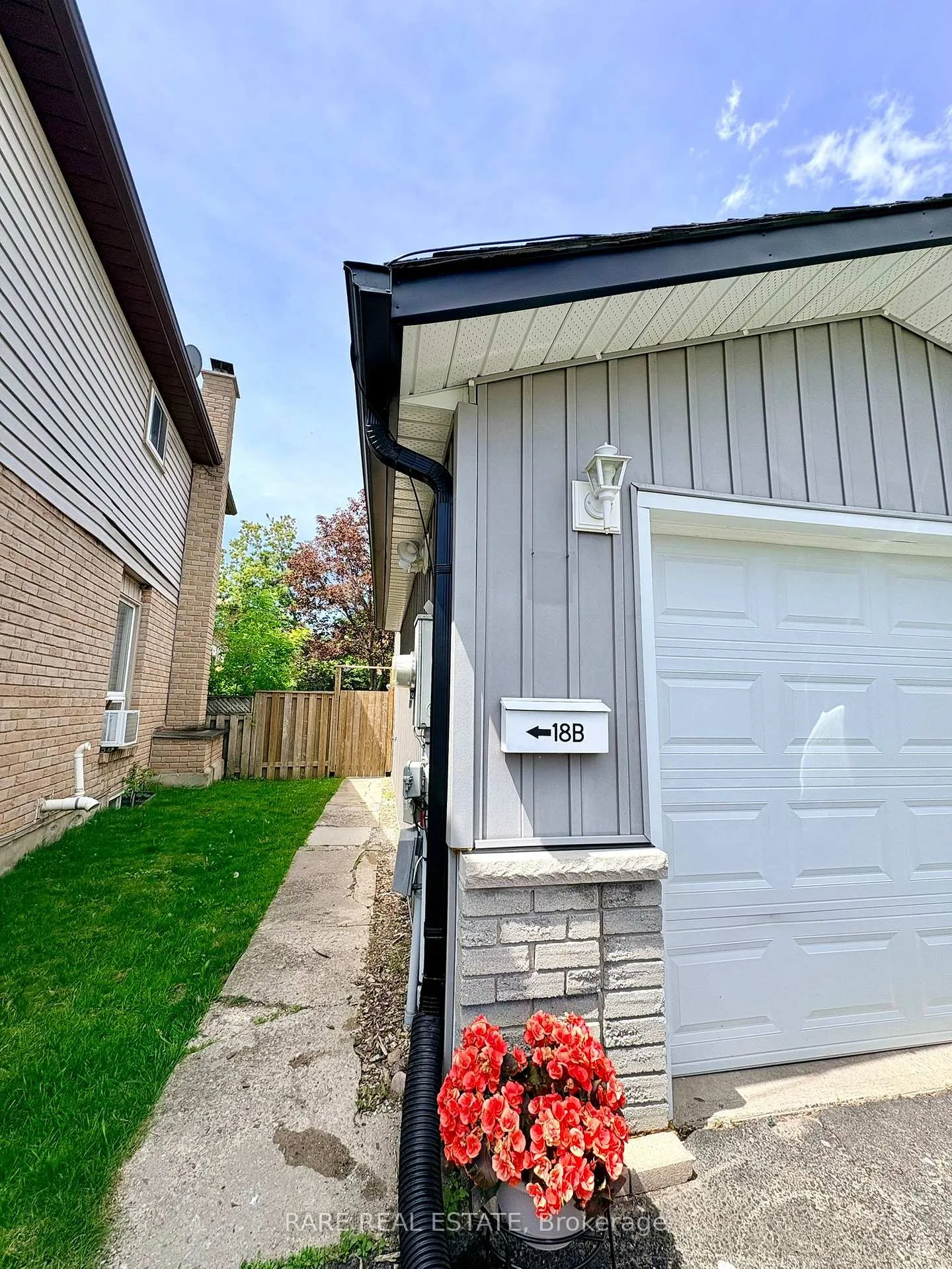 Photo 1 of Unit 18 B - LOWER, 18 Ridgeway Avenue, Barrie, Allandale Heights — HOMEH