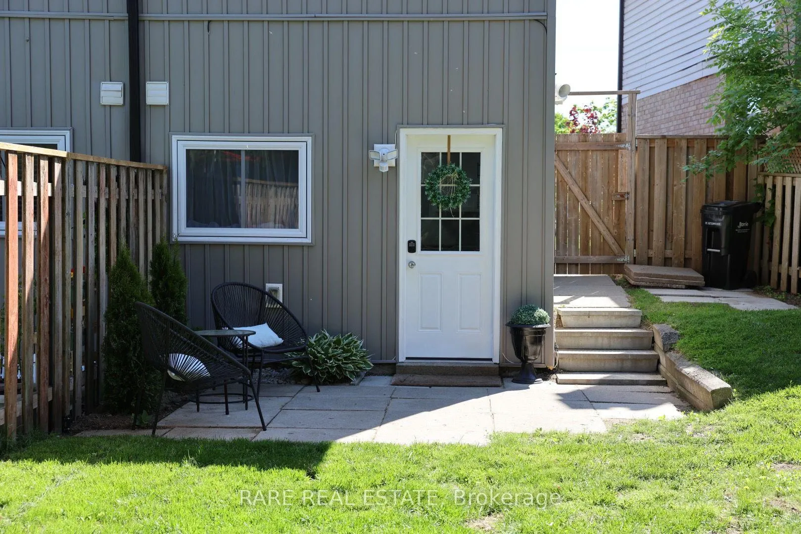 Photo 3 of Unit 18 B - LOWER, 18 Ridgeway Avenue, Barrie, Allandale Heights — HOMEH