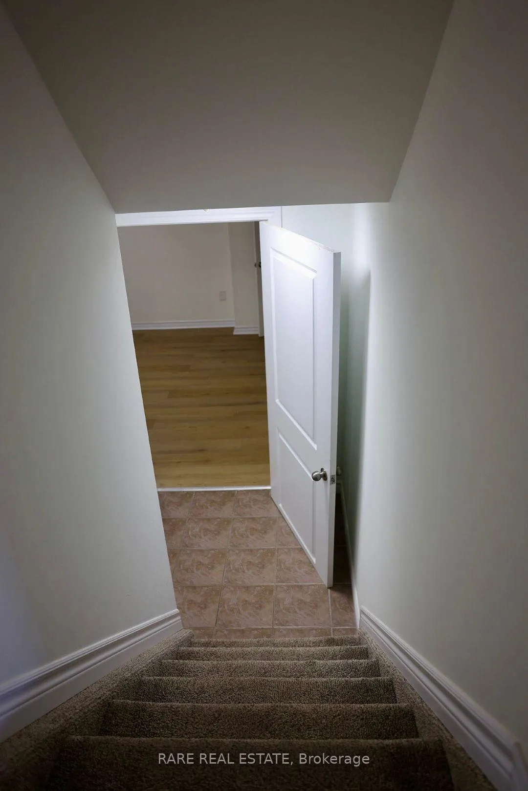 Photo 7 of Unit 18 B - LOWER, 18 Ridgeway Avenue, Barrie, Allandale Heights — HOMEH