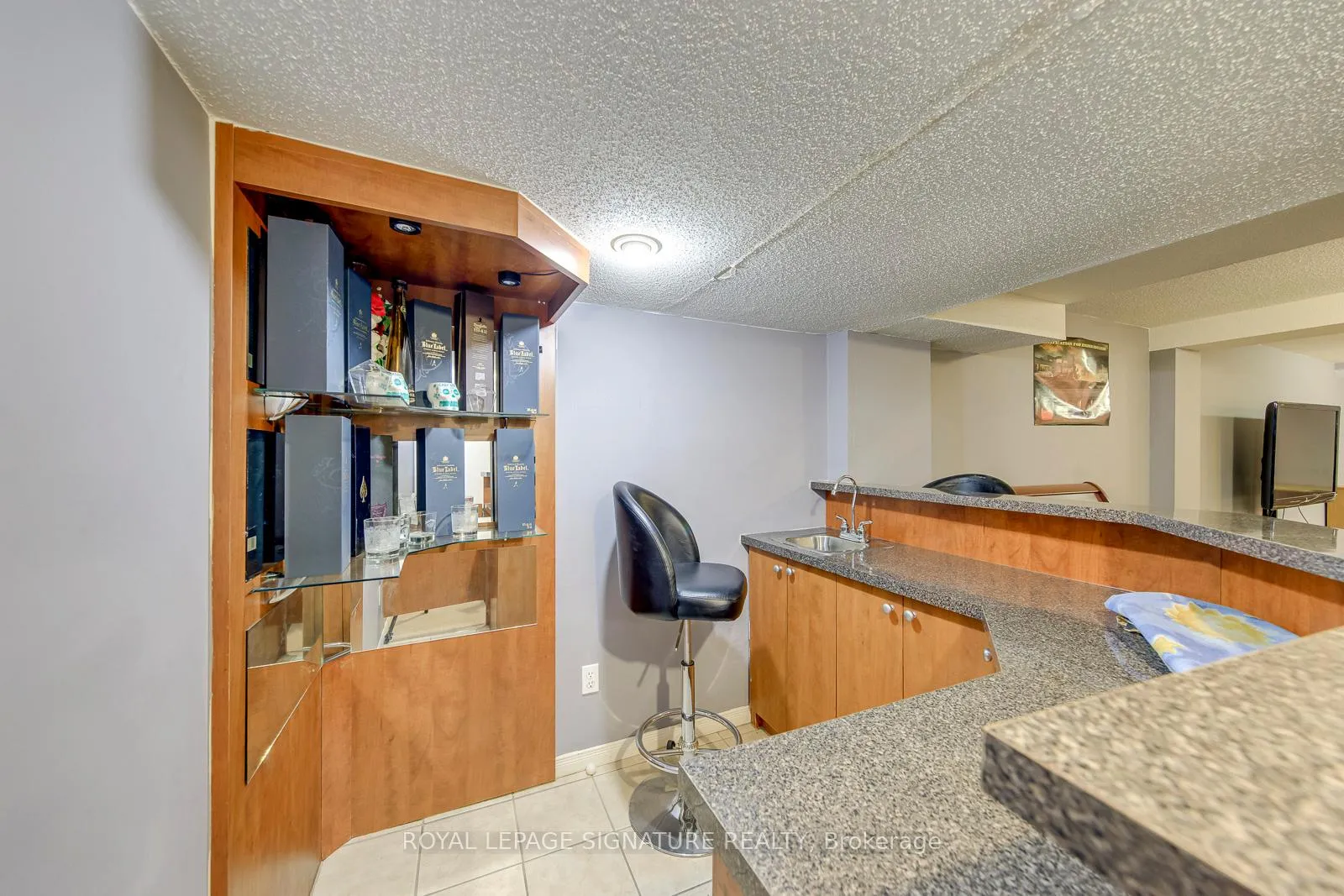 Photo 6 of Unit Bsmt, 7197 Terragar Boulevard, Mississauga, Lisgar — HOMEH