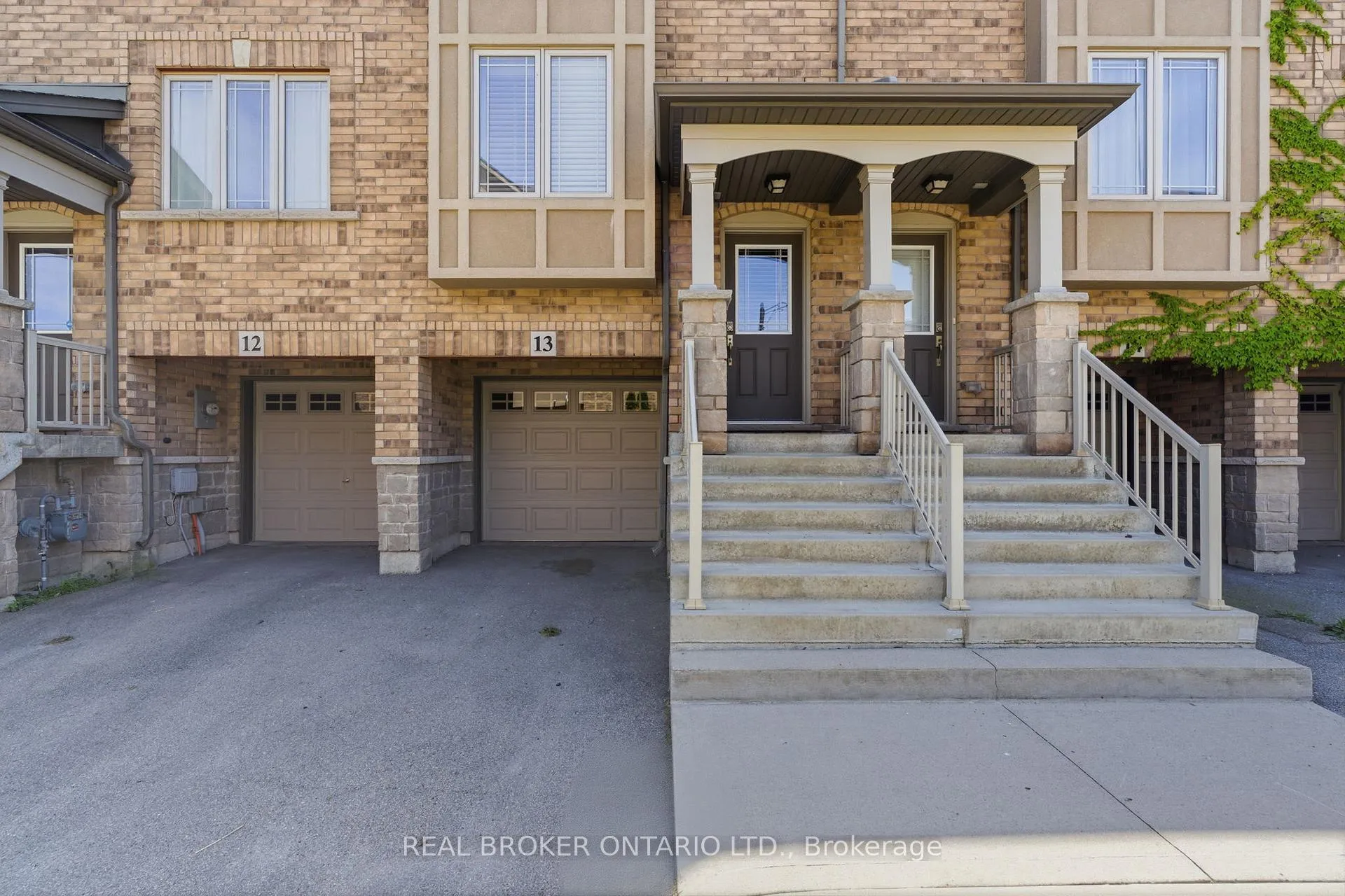 Photo 4 of Unit 13, 201 Westbank Trail, Hamilton, Stoney Creek Mountain — HOMEH
