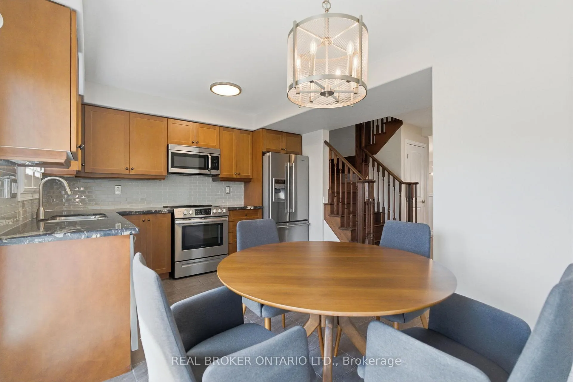 Photo 16 of Unit 13, 201 Westbank Trail, Hamilton, Stoney Creek Mountain — HOMEH