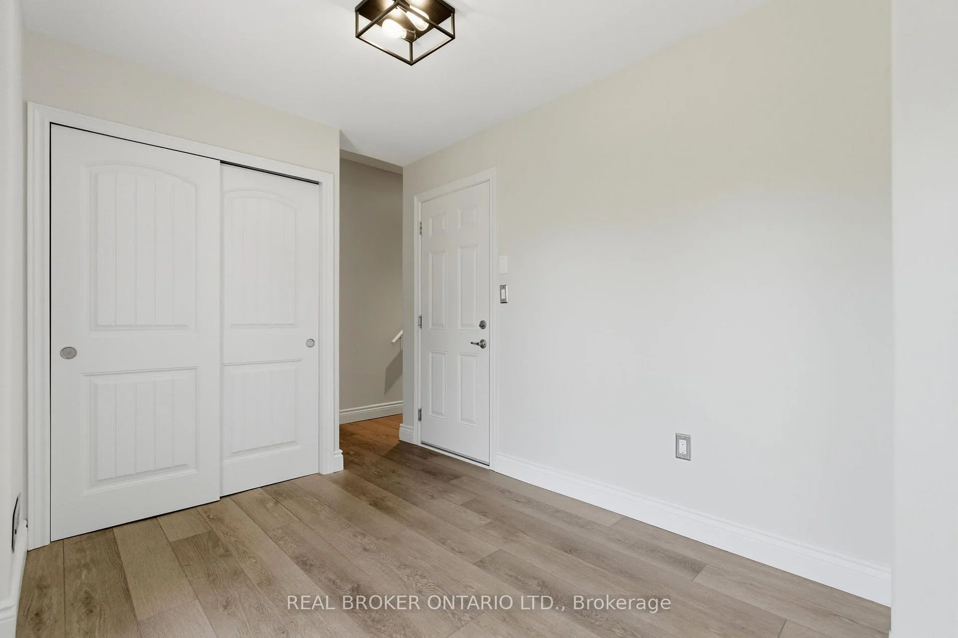 Photo 33 of Unit 13, 201 Westbank Trail, Hamilton, Stoney Creek Mountain — HOMEH