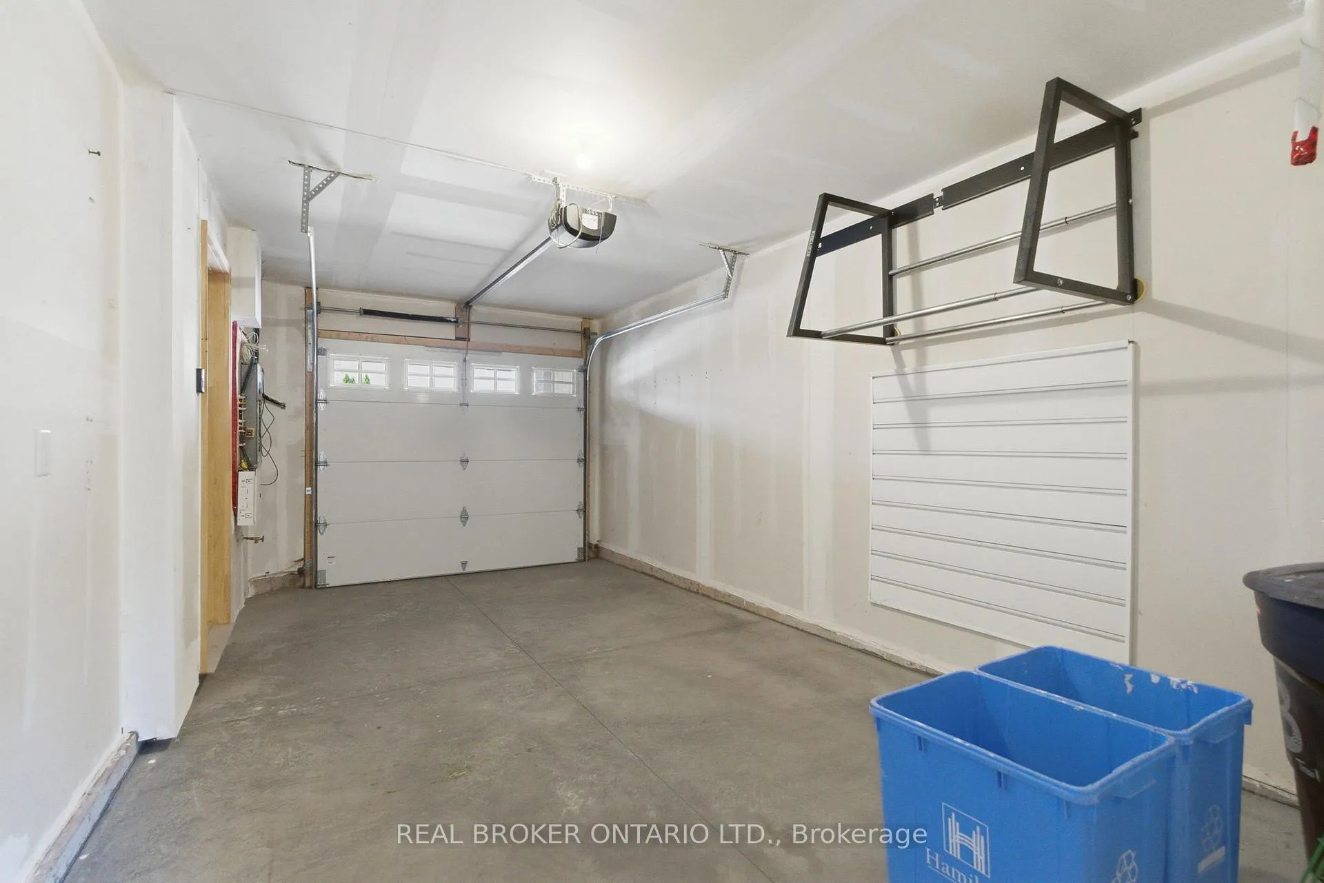 Photo 34 of Unit 13, 201 Westbank Trail, Hamilton, Stoney Creek Mountain — HOMEH