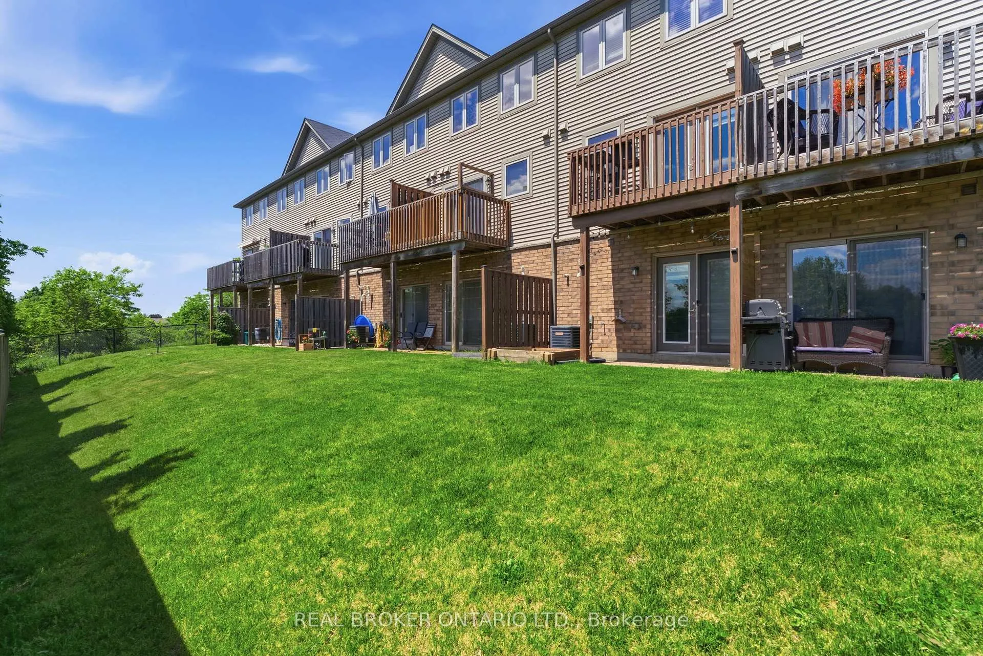 Photo 36 of Unit 13, 201 Westbank Trail, Hamilton, Stoney Creek Mountain — HOMEH
