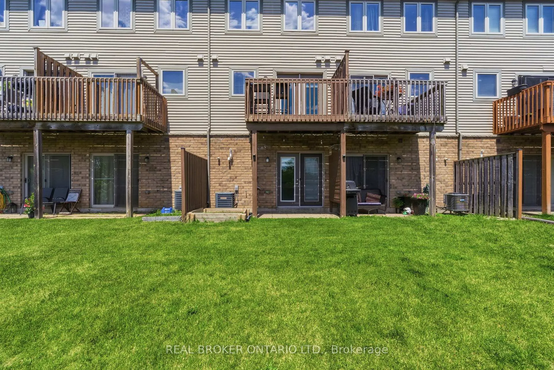Photo 37 of Unit 13, 201 Westbank Trail, Hamilton, Stoney Creek Mountain — HOMEH