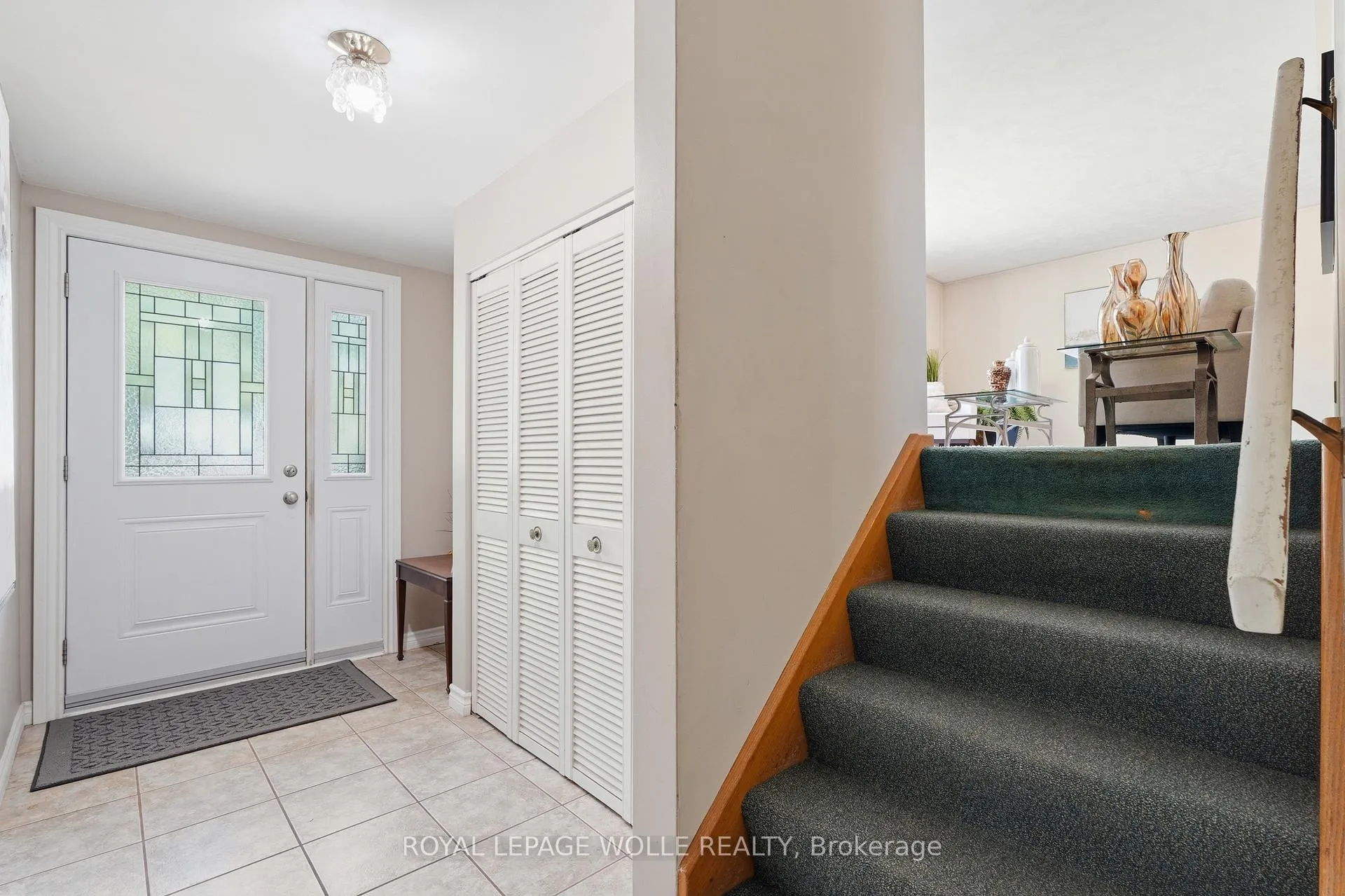 Photo 4 of 4 Bradley Place, Kitchener — HOMEH