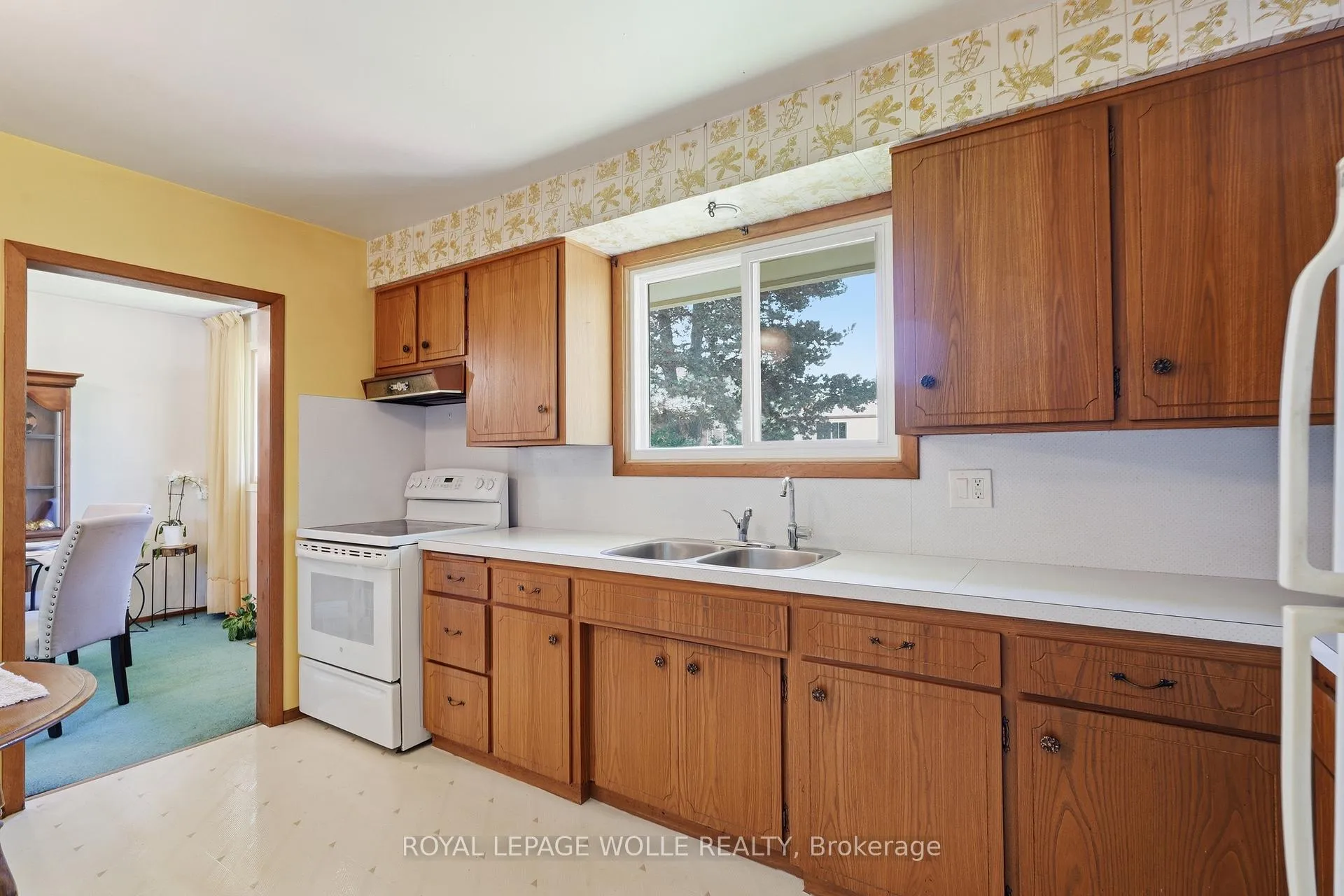 Photo 9 of 4 Bradley Place, Kitchener — HOMEH