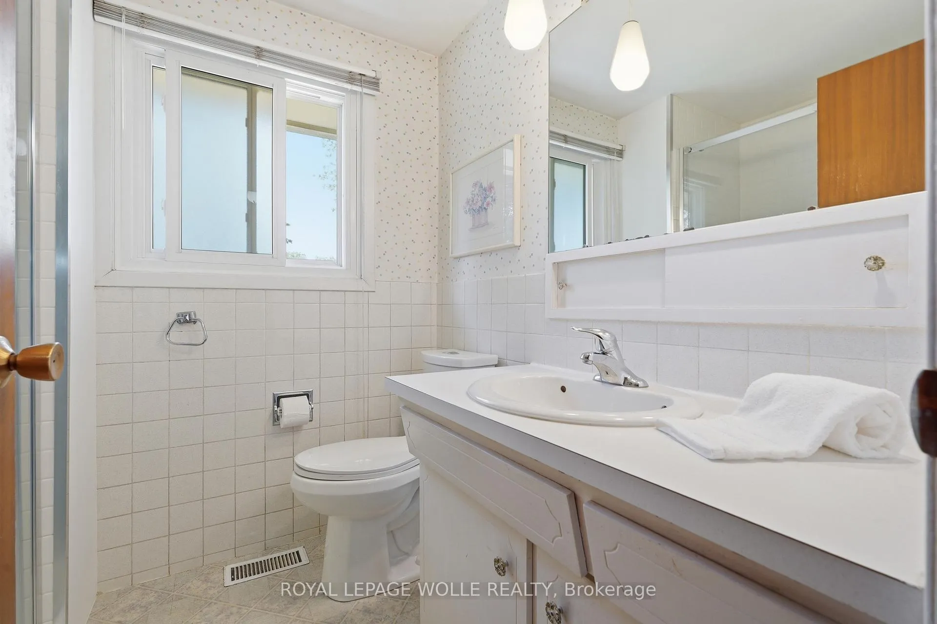 Photo 18 of 4 Bradley Place, Kitchener — HOMEH