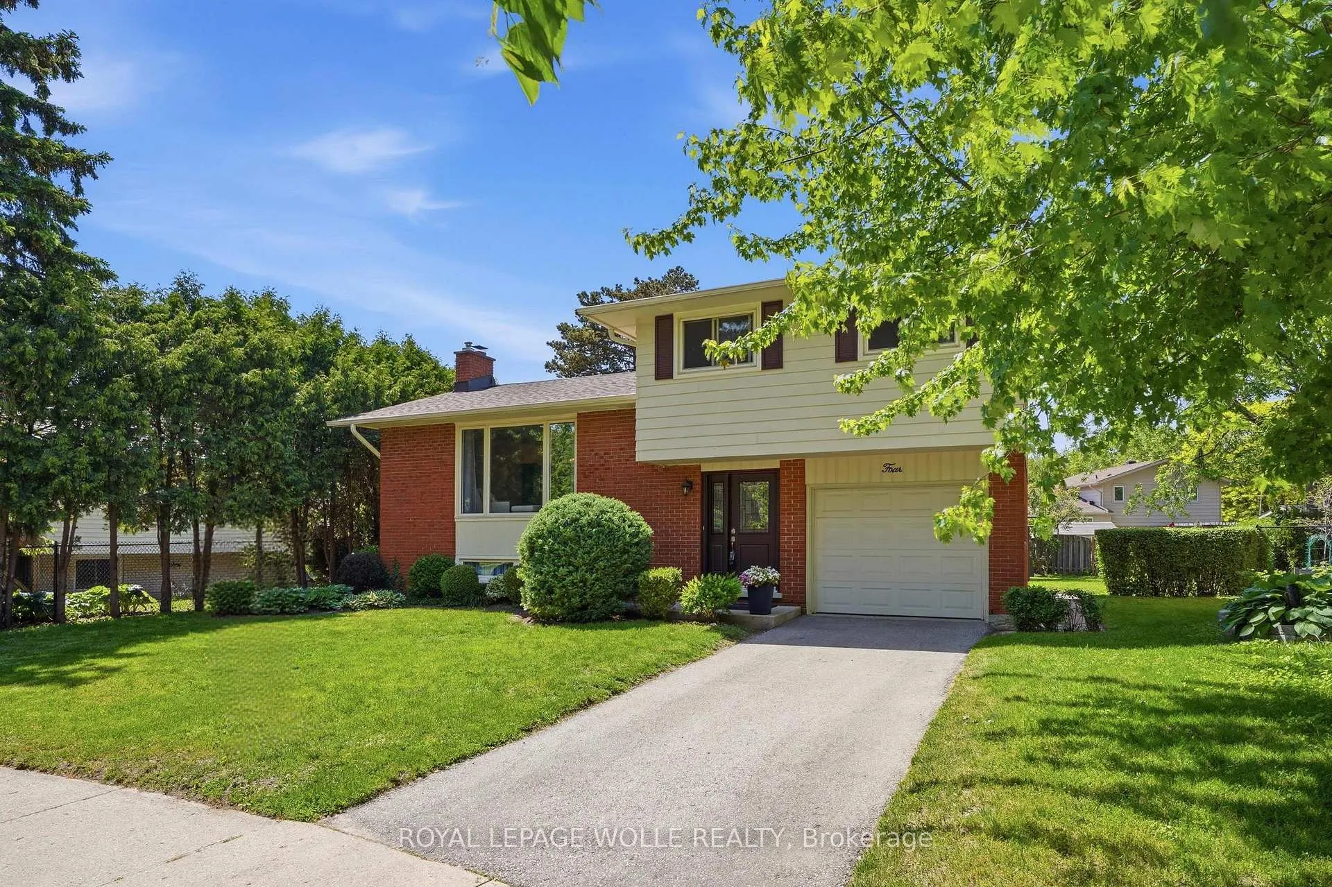 Photo 33 of 4 Bradley Place, Kitchener — HOMEH