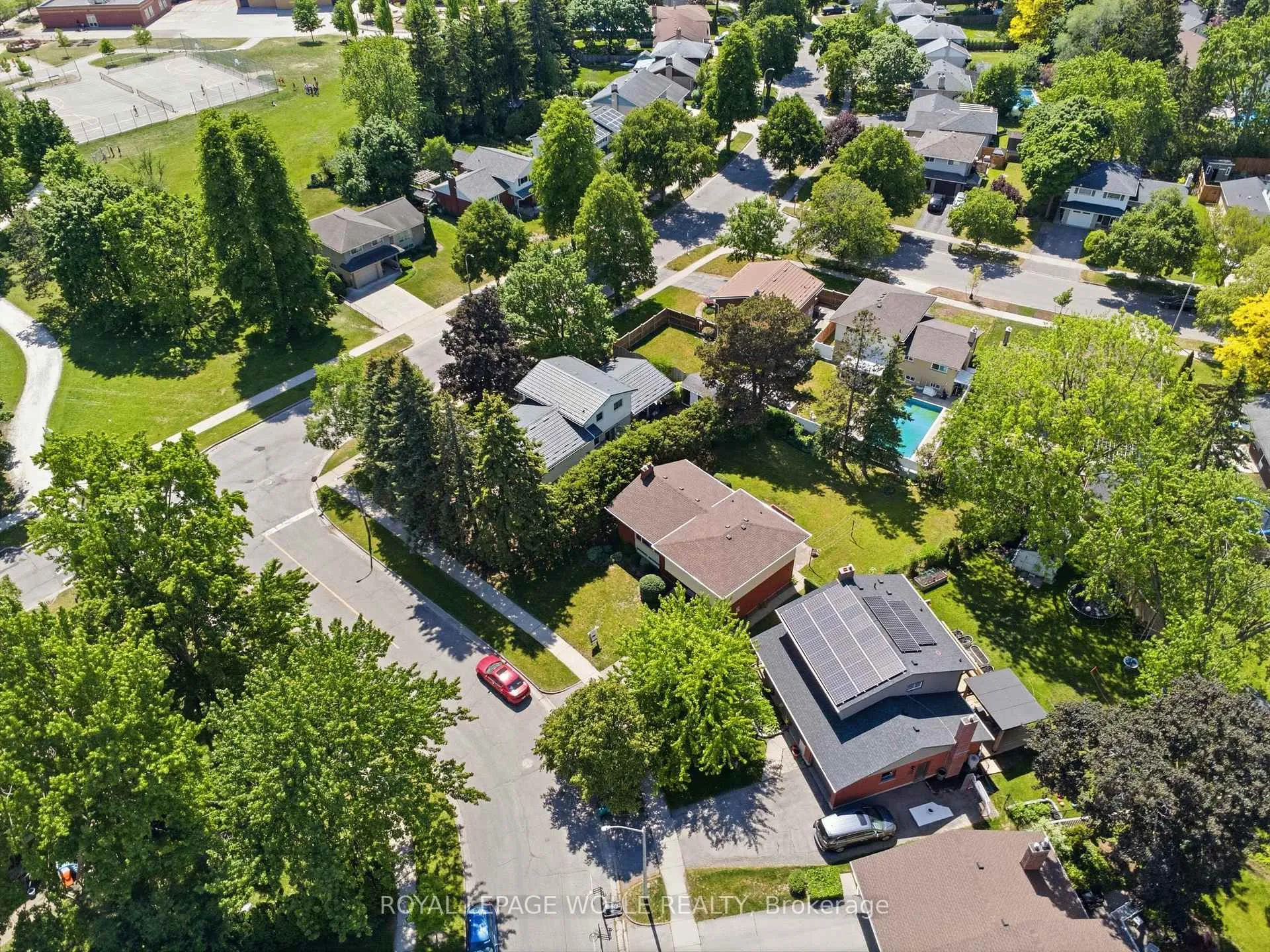 Photo 35 of 4 Bradley Place, Kitchener — HOMEH
