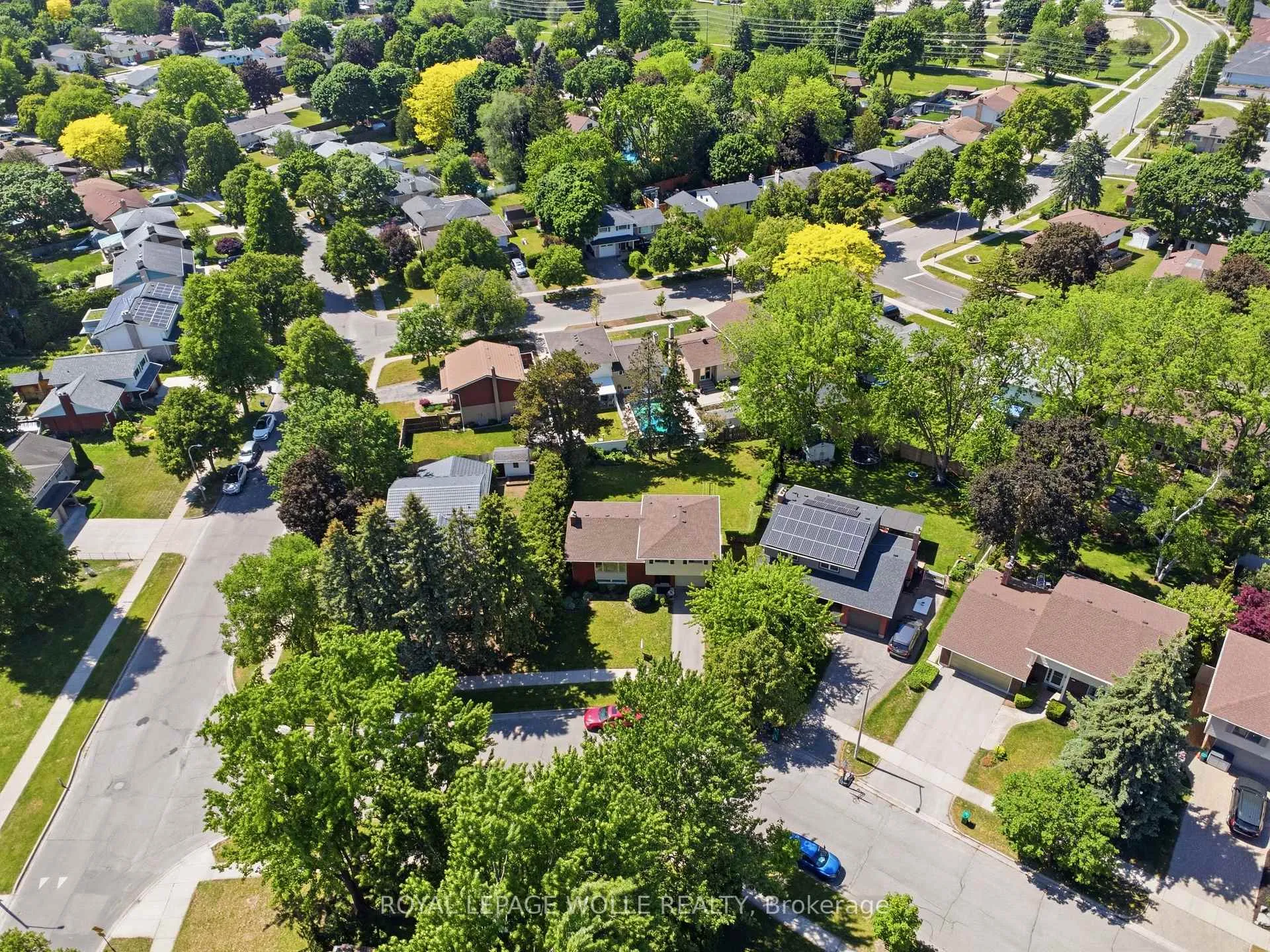 Photo 38 of 4 Bradley Place, Kitchener — HOMEH