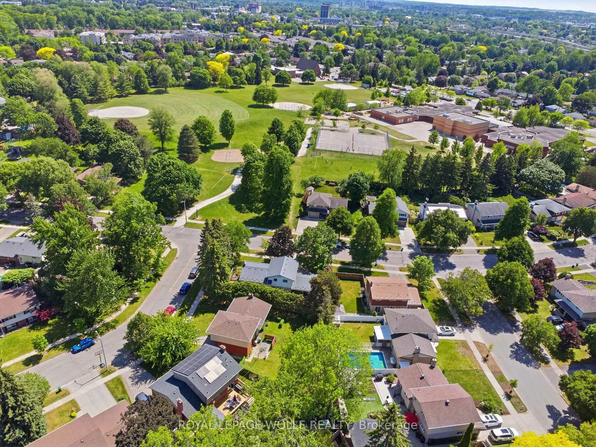 Photo 41 of 4 Bradley Place, Kitchener — HOMEH