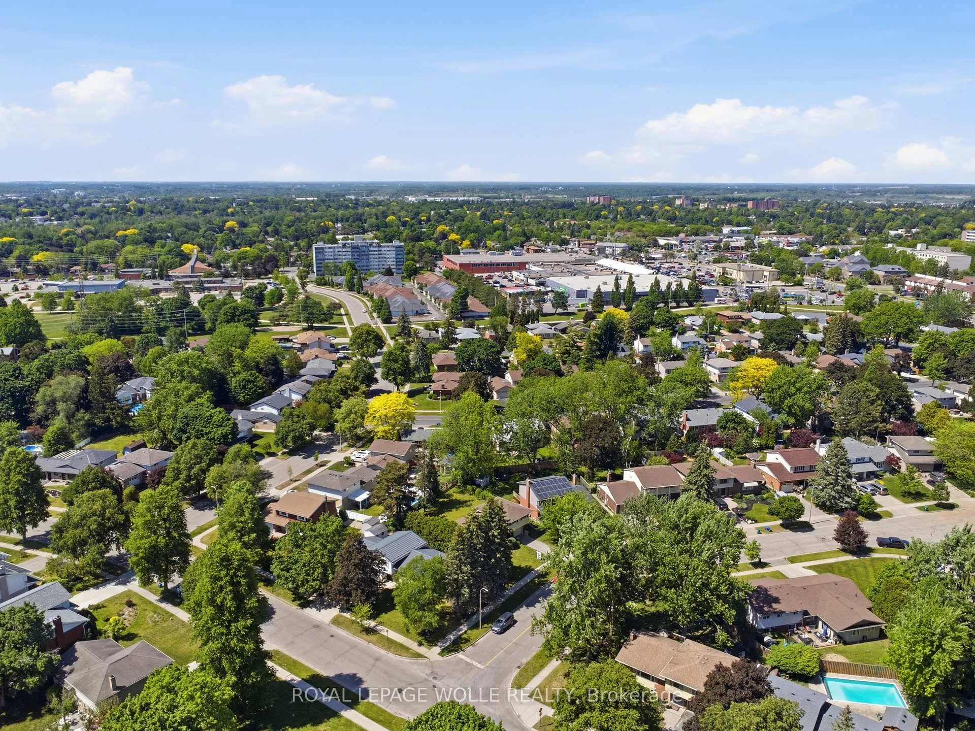 Photo 43 of 4 Bradley Place, Kitchener — HOMEH