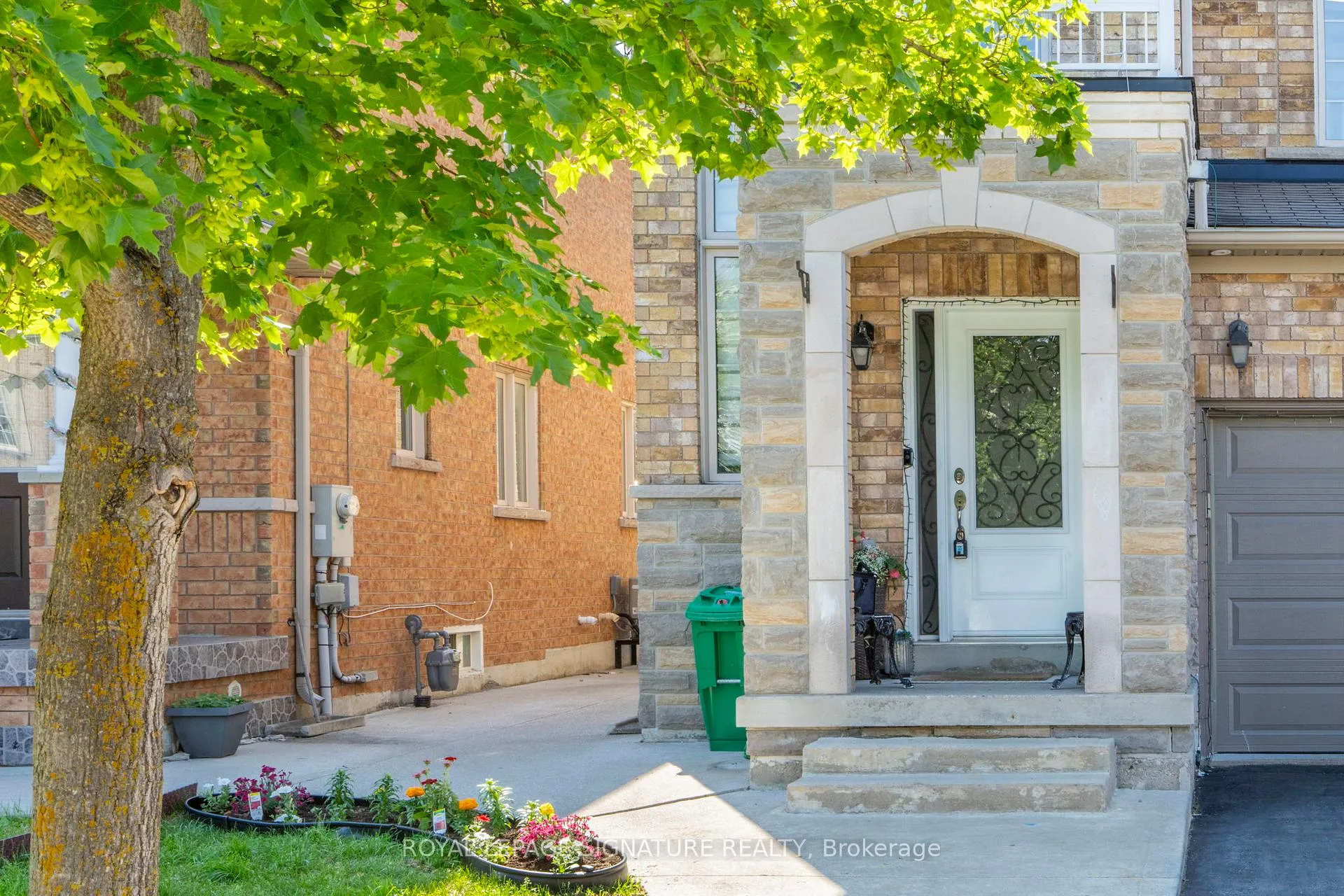 Photo 5 of 31 Kidbrook Road, Brampton, Bram East — HOMEH