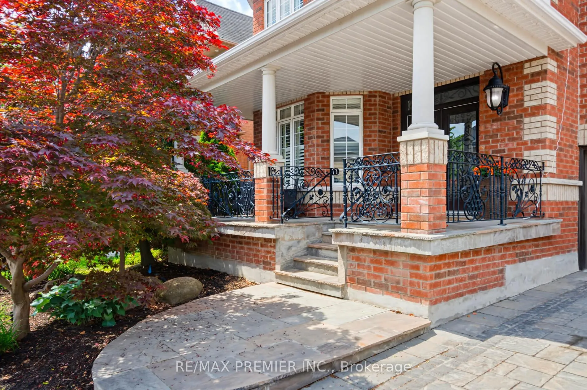 Photo 2 of 12 Acqua Drive, Vaughan, Vellore Village — HOMEH