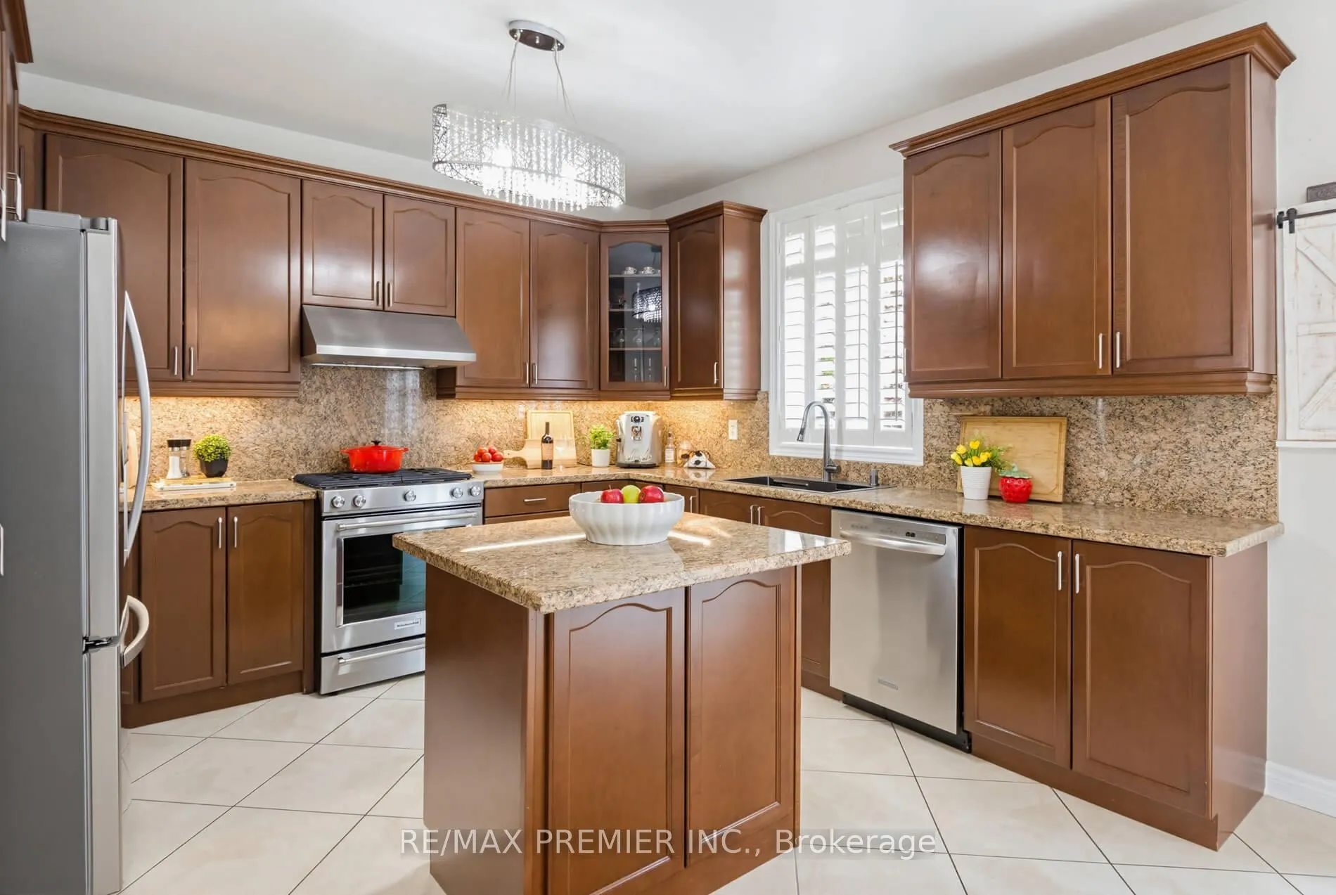 Photo 14 of 12 Acqua Drive, Vaughan, Vellore Village — HOMEH