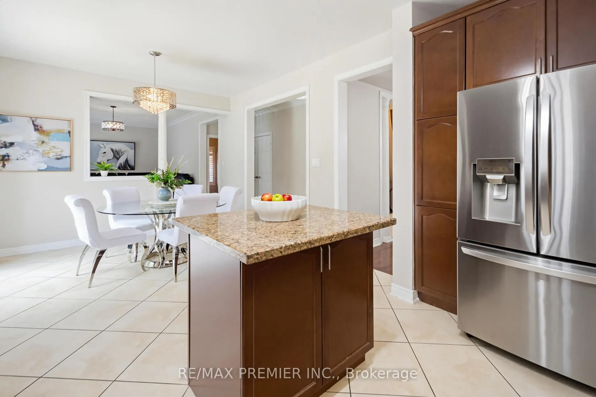 Photo 17 of 12 Acqua Drive, Vaughan, Vellore Village — HOMEH