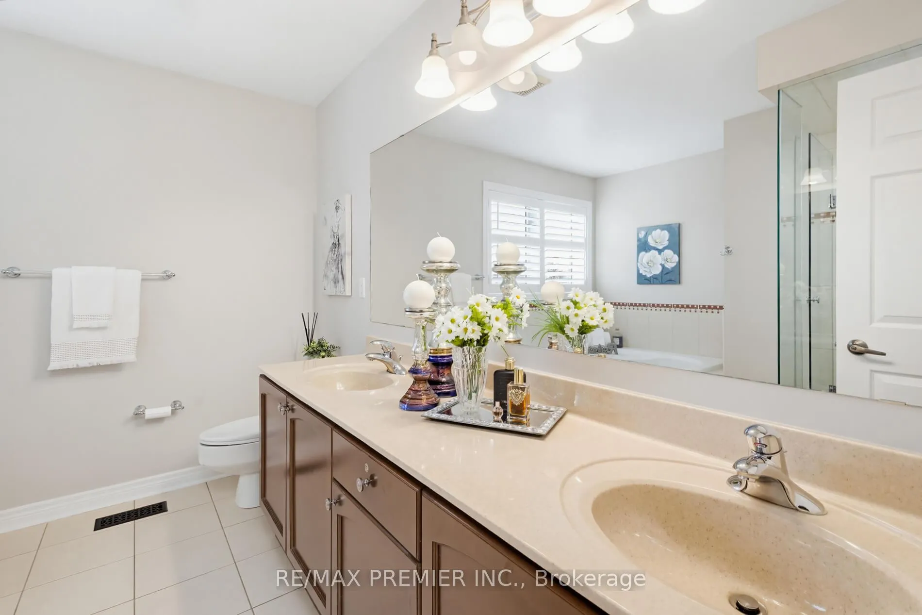 Photo 26 of 12 Acqua Drive, Vaughan, Vellore Village — HOMEH